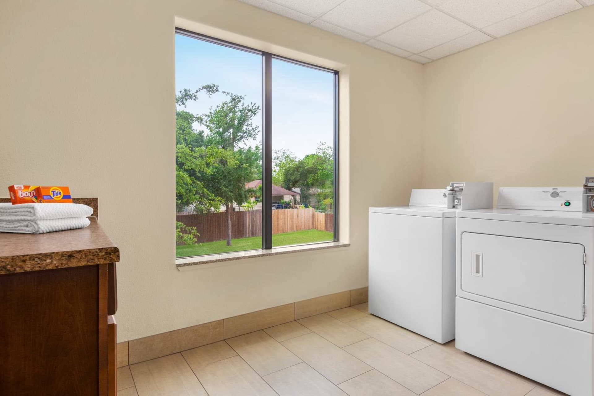 Holiday Inn Express Hotel & Suites San Antonio NW-Medical Area by IHG interior in San Antonio, TX — gallery photo 2