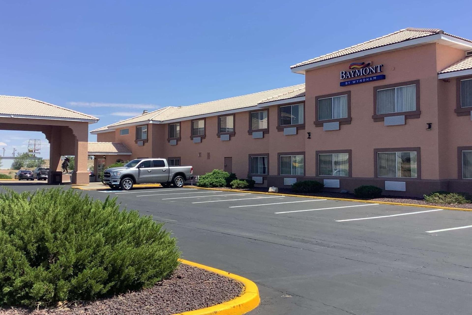 Baymont Inn & Suites by Wyndham Holbrook property views in Holbrook, AZ — gallery photo 3