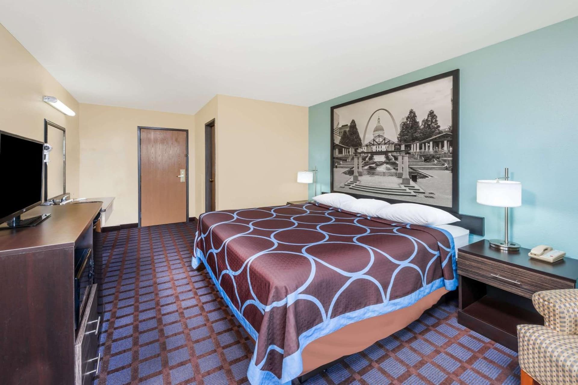 Super 8 by Wyndham Okawville property views in Okawville, IL — gallery photo 3