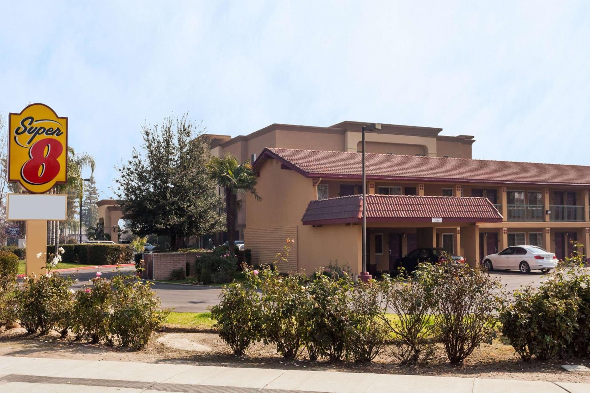 Super 8 by Wyndham Visalia interior in Visalia, CA — gallery photo 2