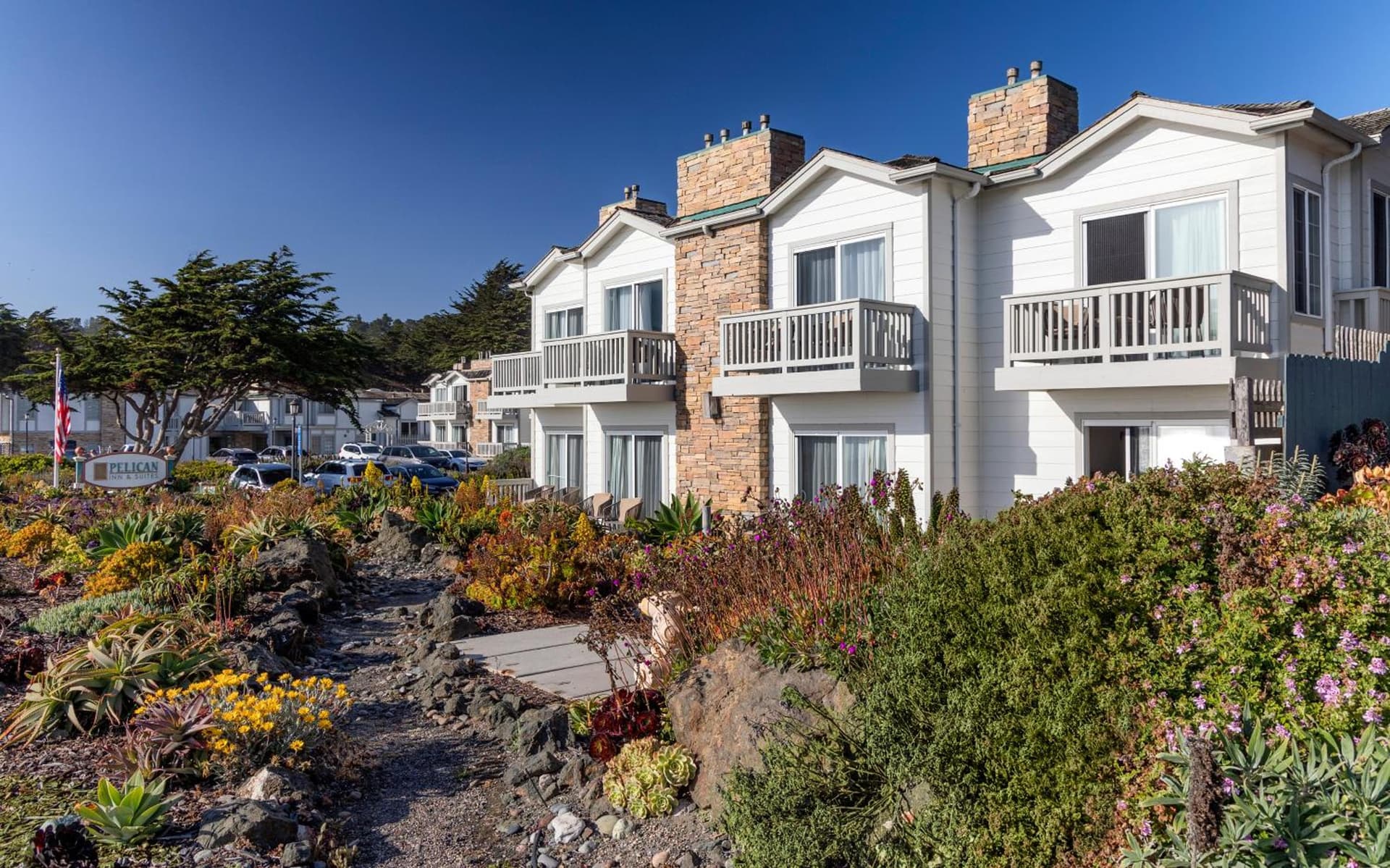Pelican Inn & Suites property views in Cambria, CA — gallery photo 3