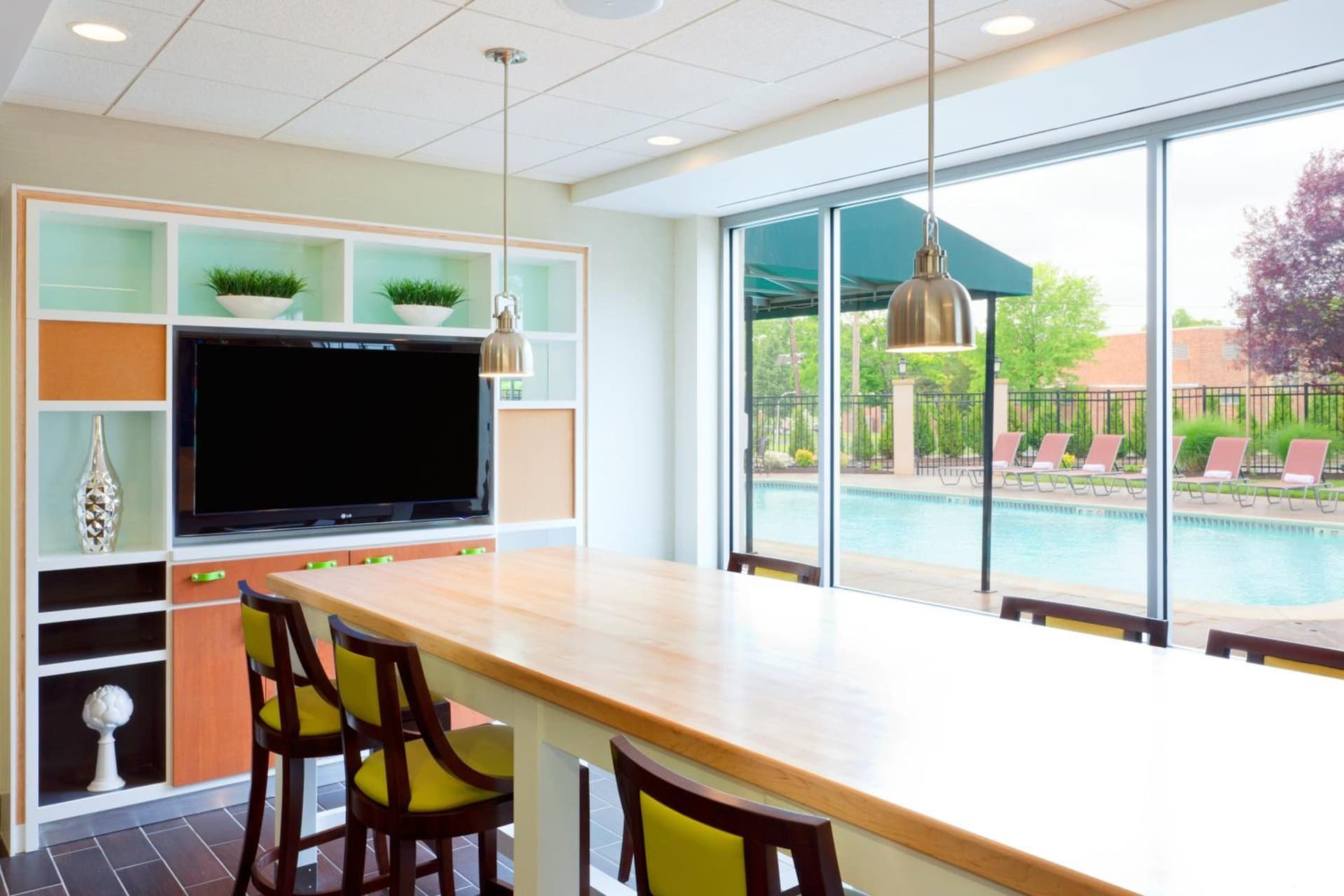 Holiday Inn Clark - Newark by IHG interior in Clark — gallery photo 2