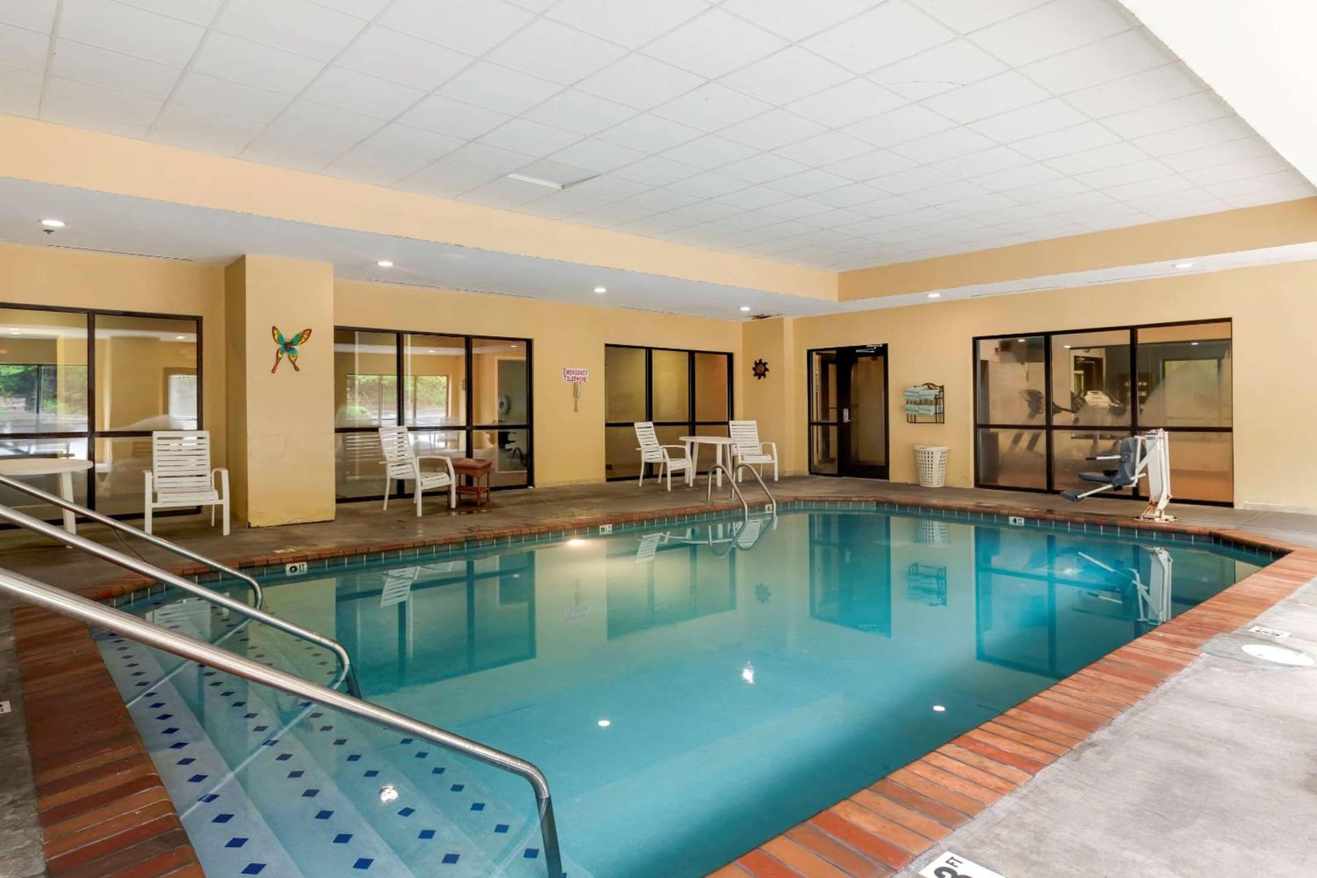 Comfort Suites Kingsport South gallery photo in Kingsport, TN — image 13