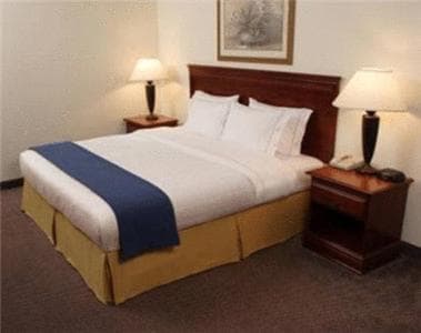 Holiday Inn Express and Suites Urbandale Des Moines by IHG property views in Urbandale, IA — gallery photo 3