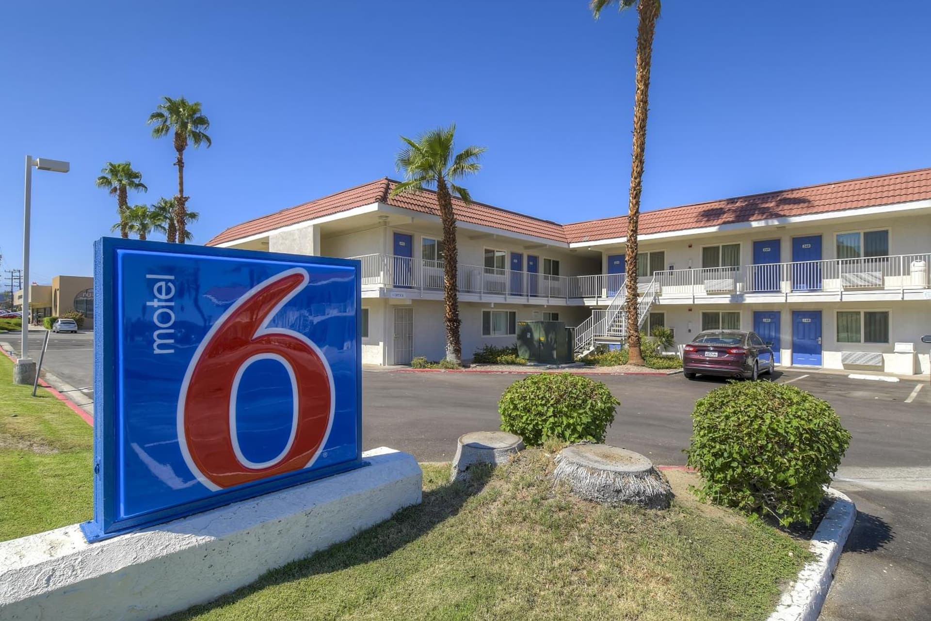 Motel 6-Rancho Mirage, CA - Palm Springs interior in Rancho Mirage, CA — gallery photo 2