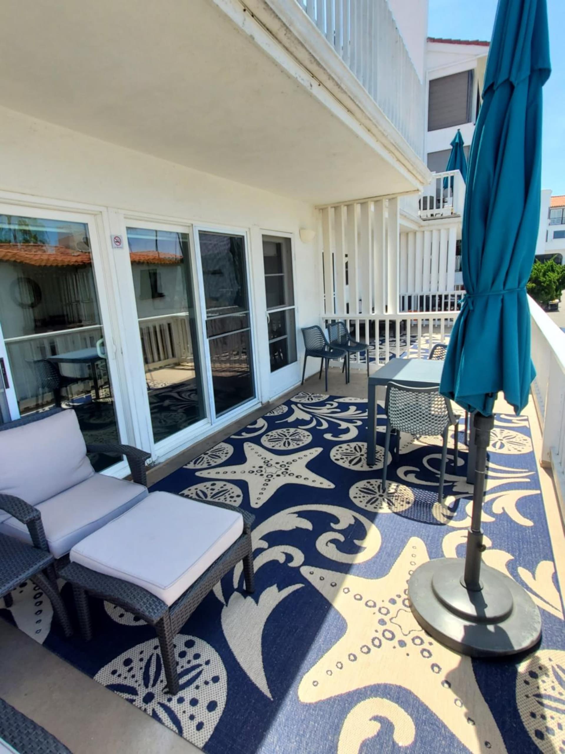 Sea Horse Resort interior in San Clemente, CA — gallery photo 2