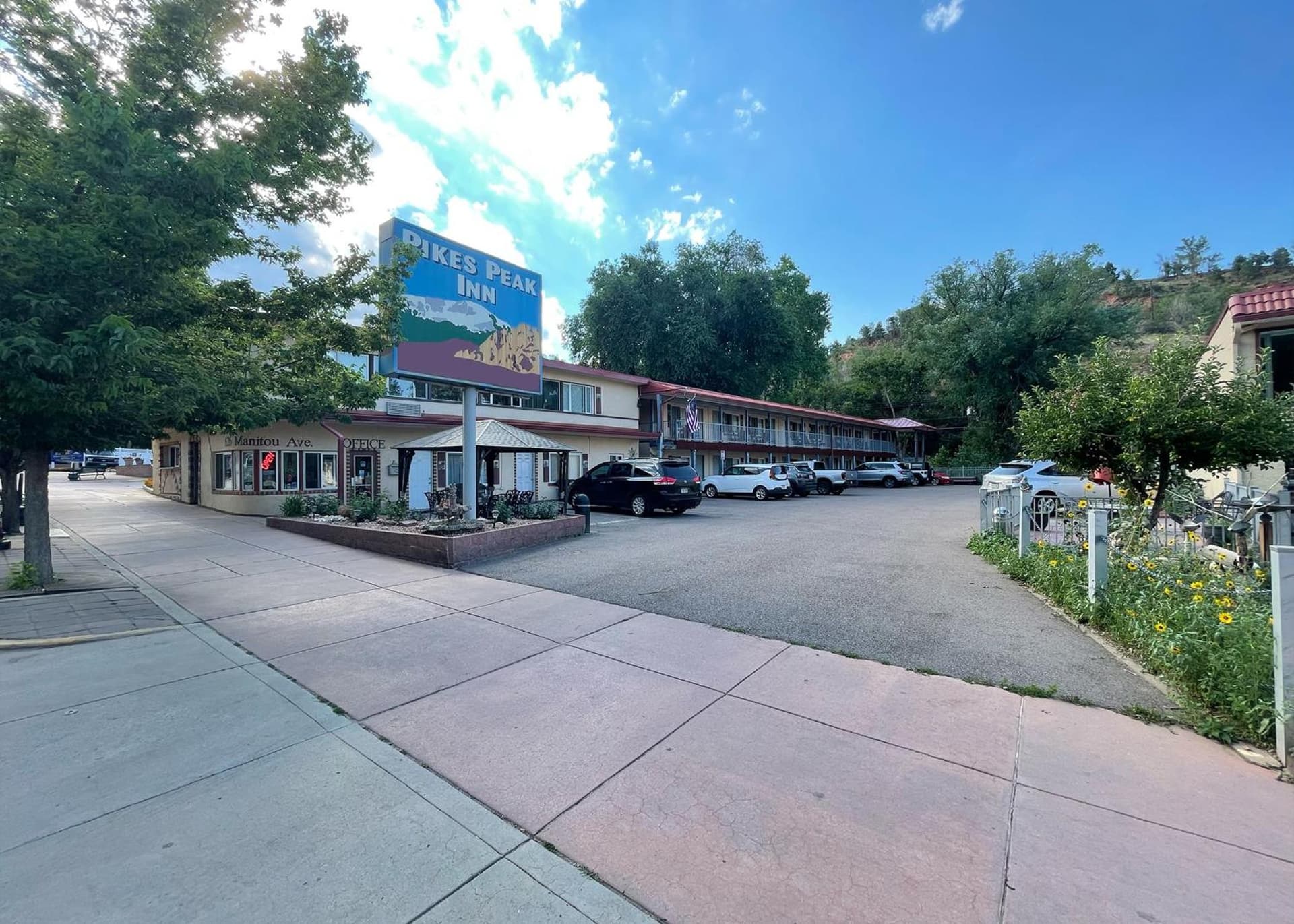 Pikes Peak Inn featured exterior or lobby in Manitou Springs, CO — similar hotel