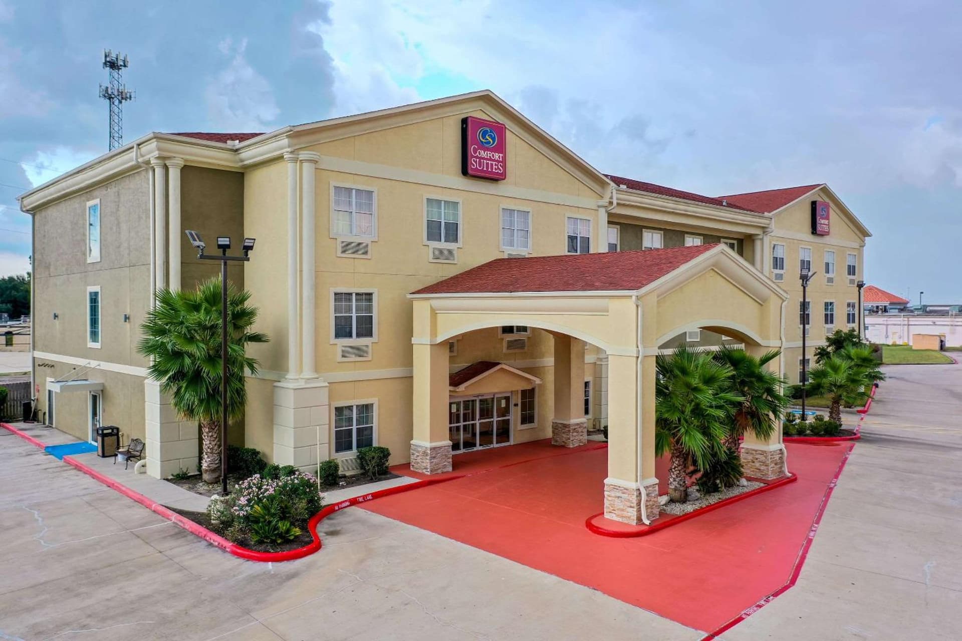 Comfort Suites Tomball Medical Center property views in Tomball, TX — gallery photo 3
