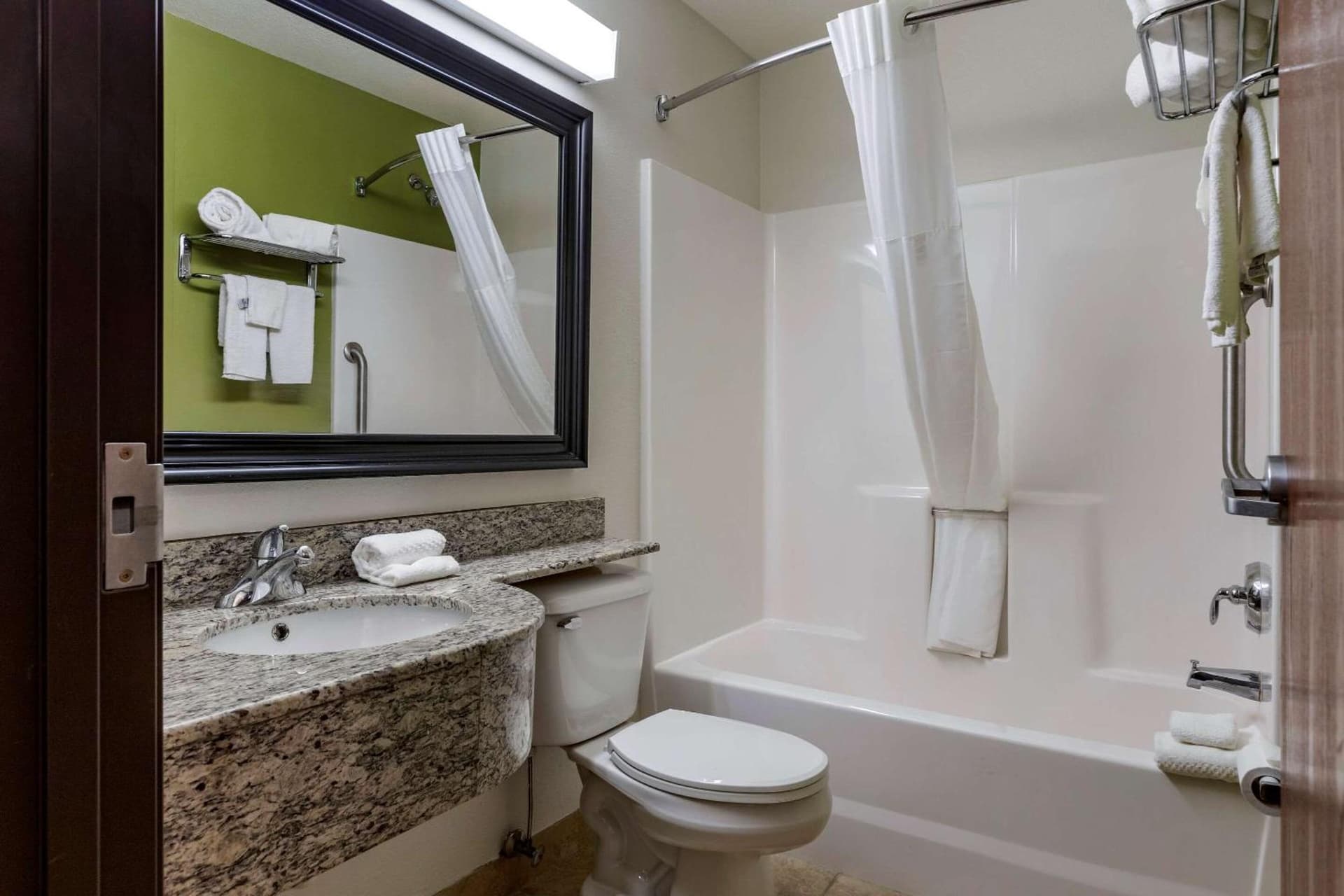 Sleep Inn & Suites Kalamazoo Southwest gallery photo in Kalamazoo, MI — image 25