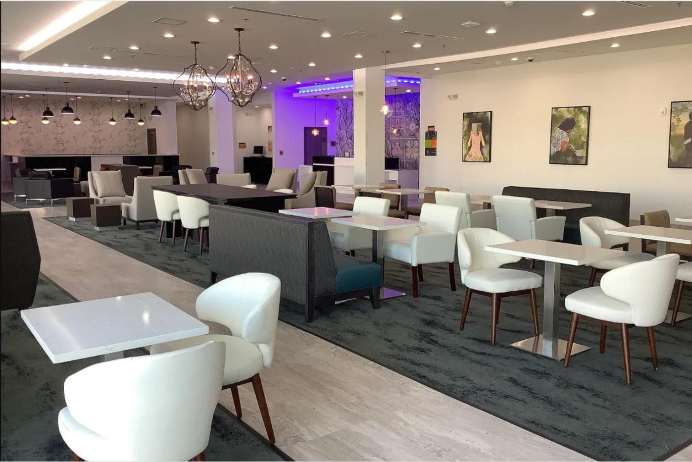 La Quinta Inn & Suites by Wyndham Corpus Christi Southeast interior in Corpus Christi, TX — gallery photo 2