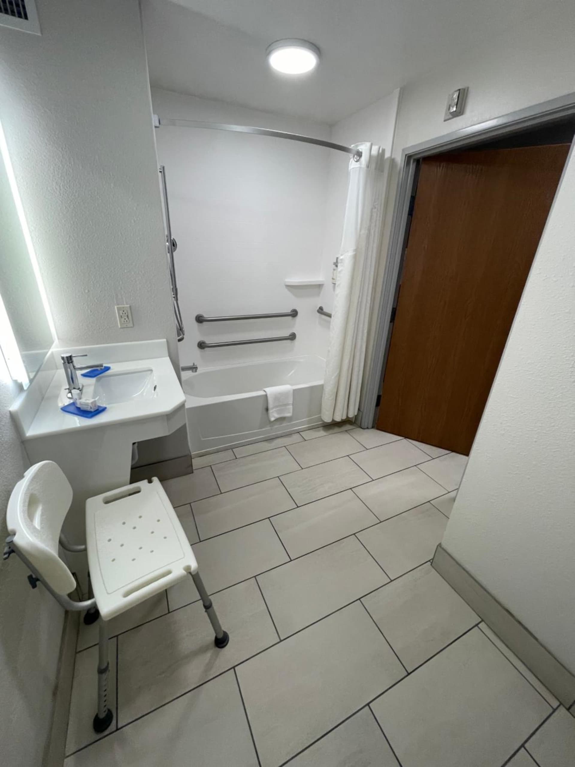 Holiday Inn Express Hotel & Suites Las Vegas NM by IHG property views in Las Vegas, NM — gallery photo 3