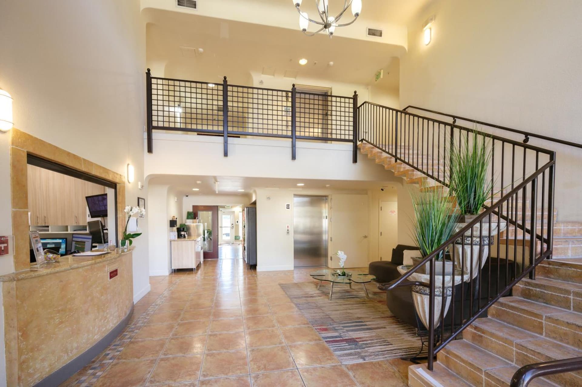 Studios Inn interior in San Jose, CA — gallery photo 2