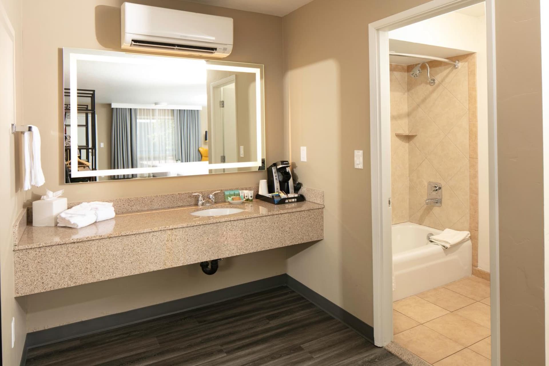 Waypoint Hotel gallery photo in Bend, OR — image 72