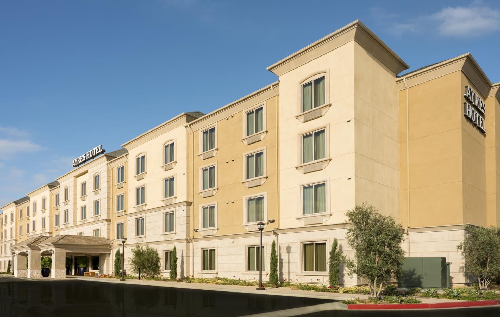 Ayres Hotel Orange gallery photo in Anaheim, CA — image 22