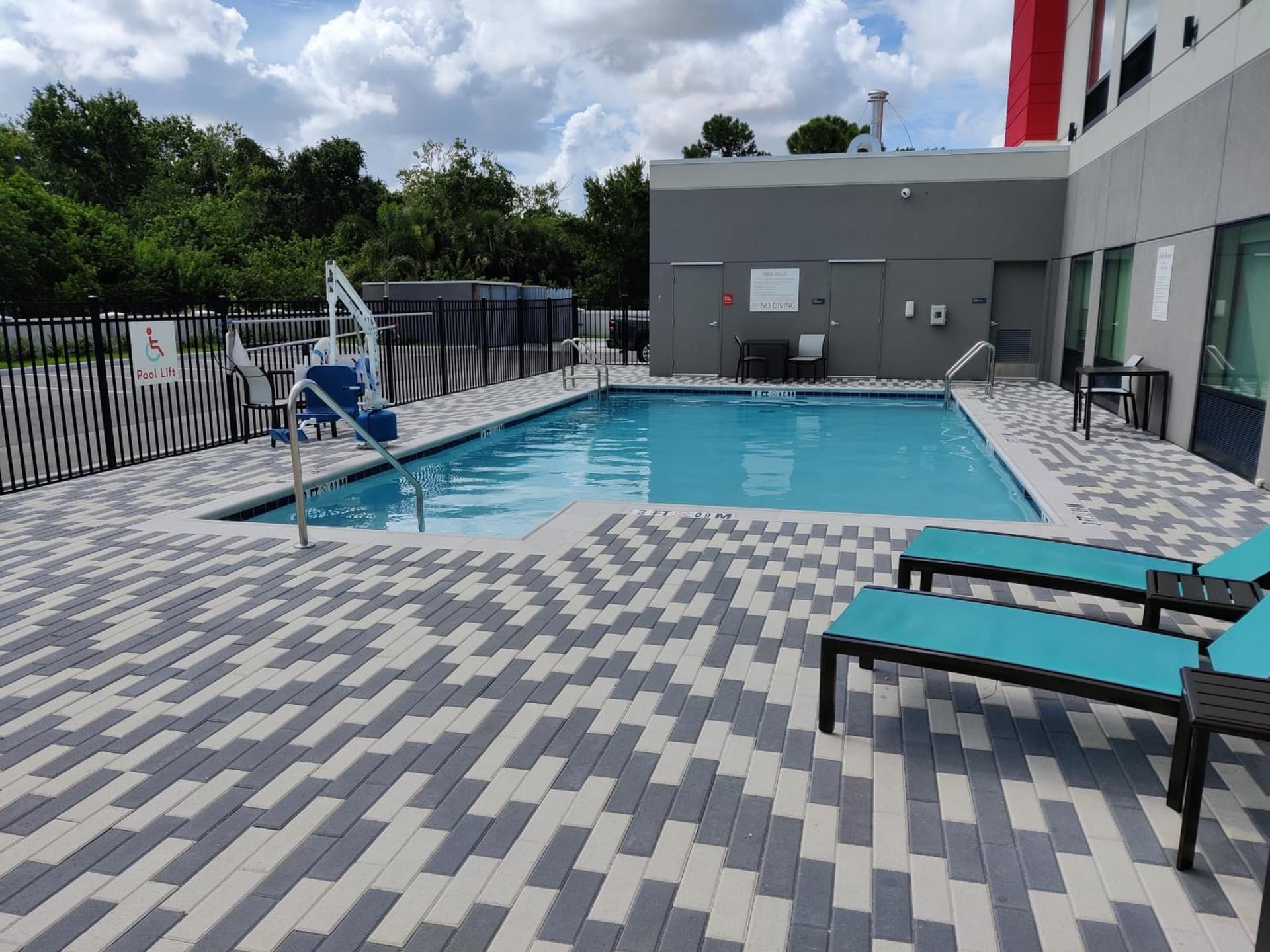 avid hotels - Melbourne - Viera by IHG interior in Melbourne, FL — gallery photo 2