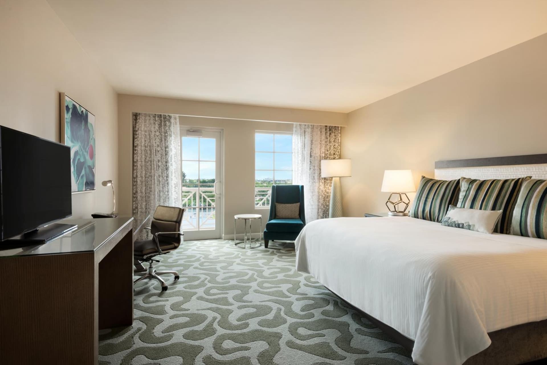 Wyndham Grand Jupiter at Harbourside Place gallery photo in Jupiter, FL — image 10