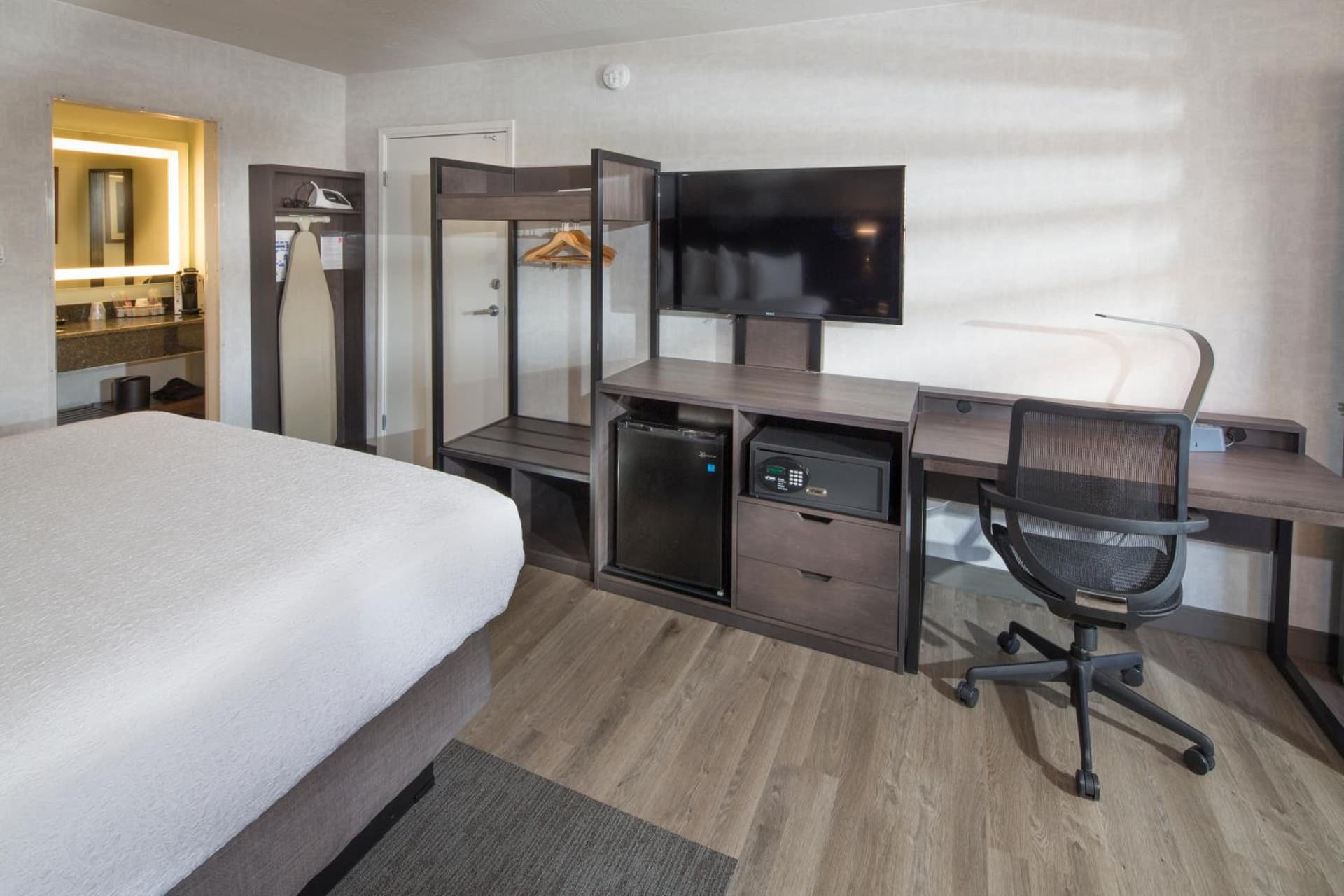 Best Western Plus Hilltop Inn gallery photo in Redding, CA — image 35