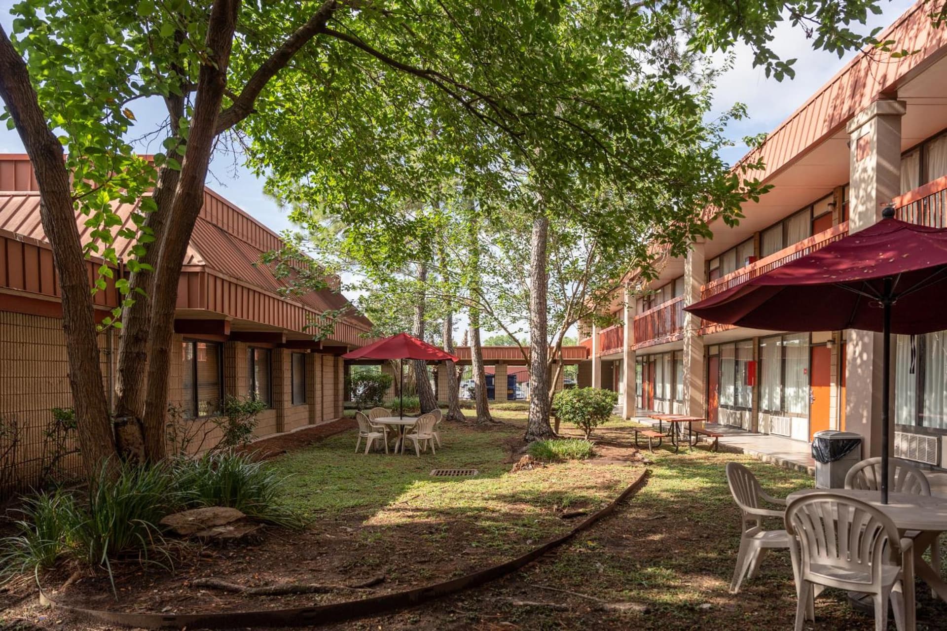 GreenTree Hotel & Extended Stay I-10 FWY Houston, Channelview, Baytown gallery photo in Channelview, TX — image 23