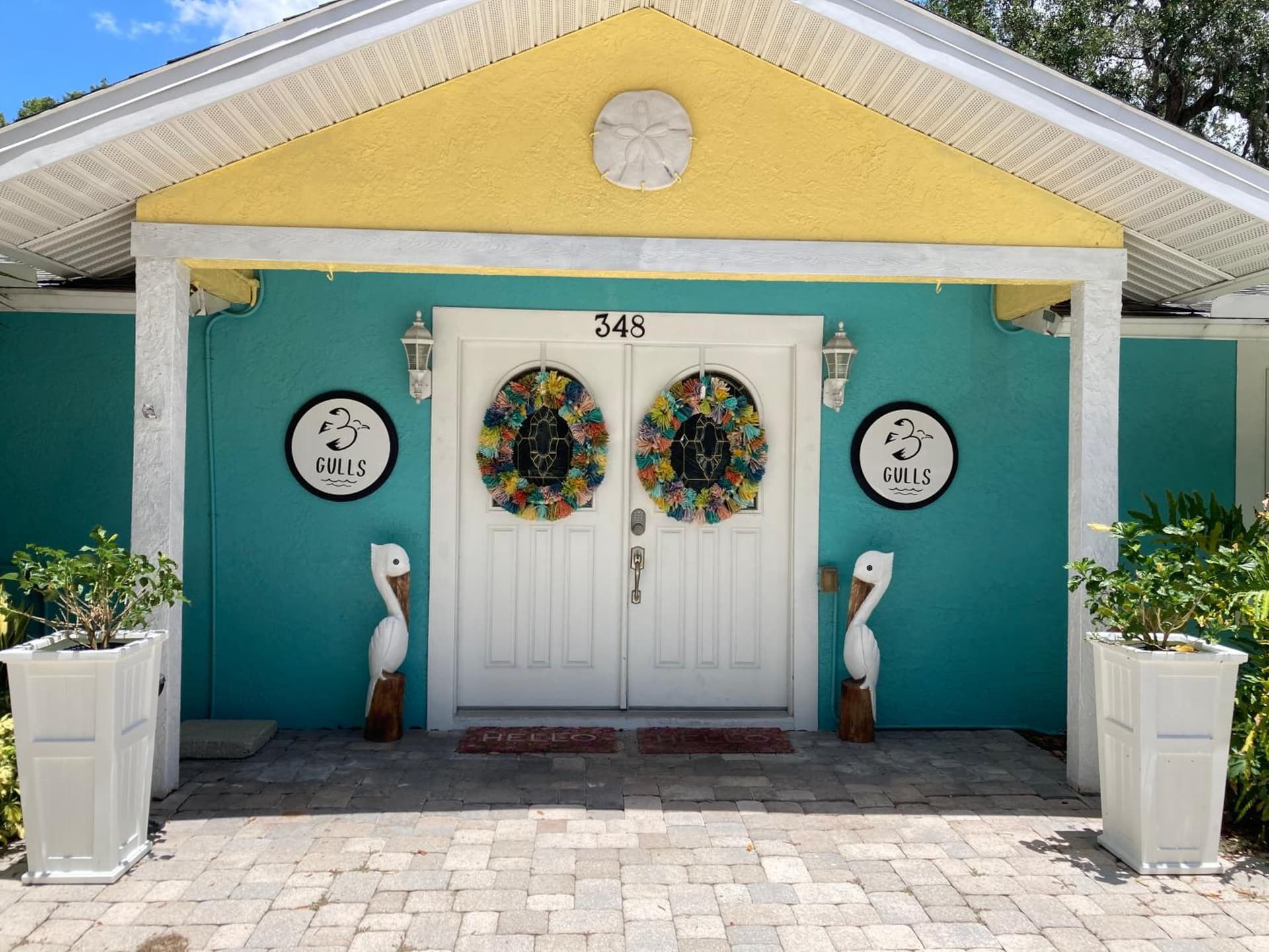 3Gulls Inn Ozona-Boutique Hotel-Steps from Restaurants & Brewery-SwimSpa Pool-Pet Friendly — hotel in Palm Harbor, Florida