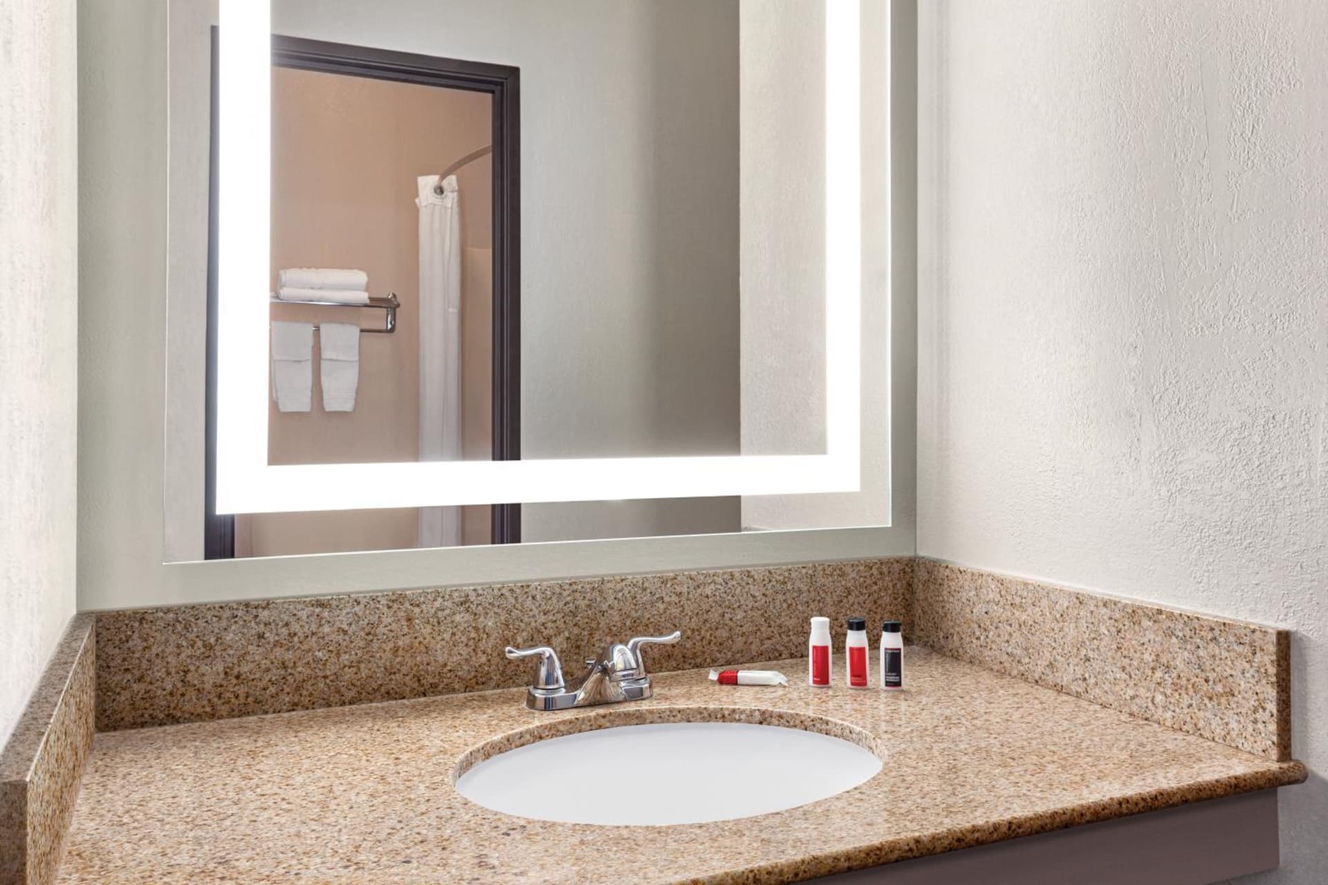 Days Inn by Wyndham Kansas City International Airport gallery photo in Kansas City, KS — image 40