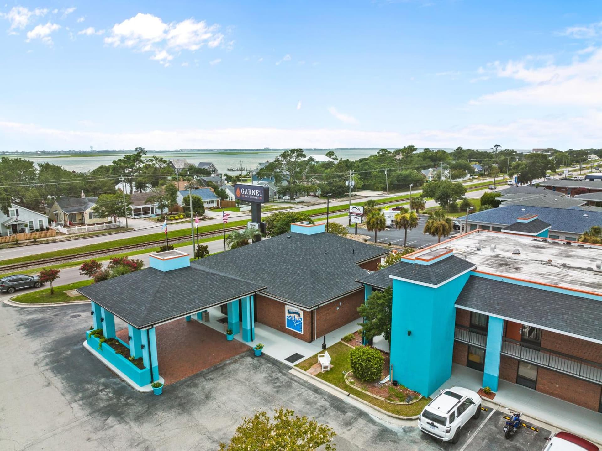 Garnet Inn & Suites, Morehead City near Atlantic Beach — hotel in Morehead City, North Carolina