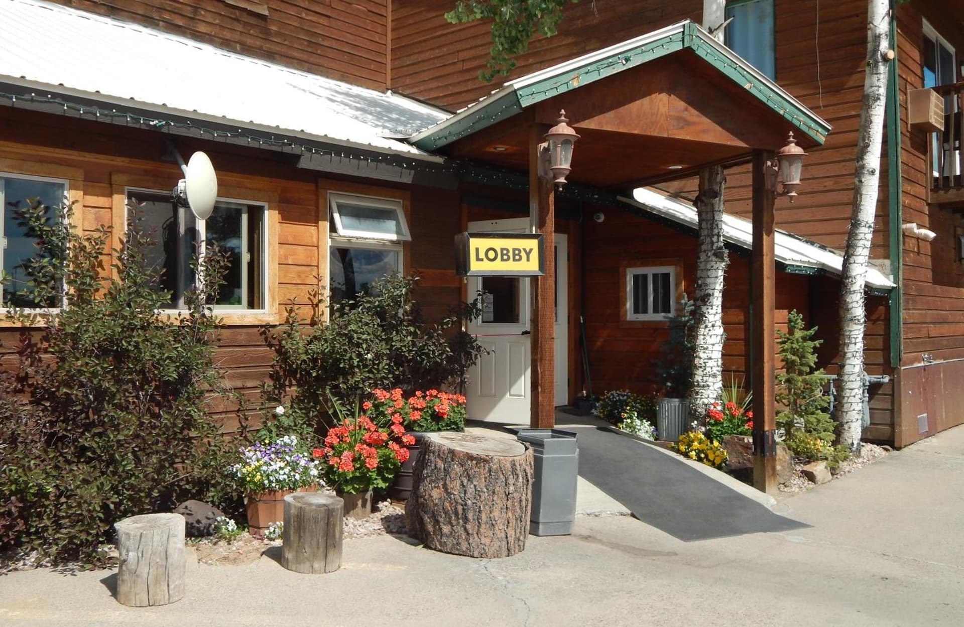 Alpine Inn property views in Pagosa Springs, CO — gallery photo 3