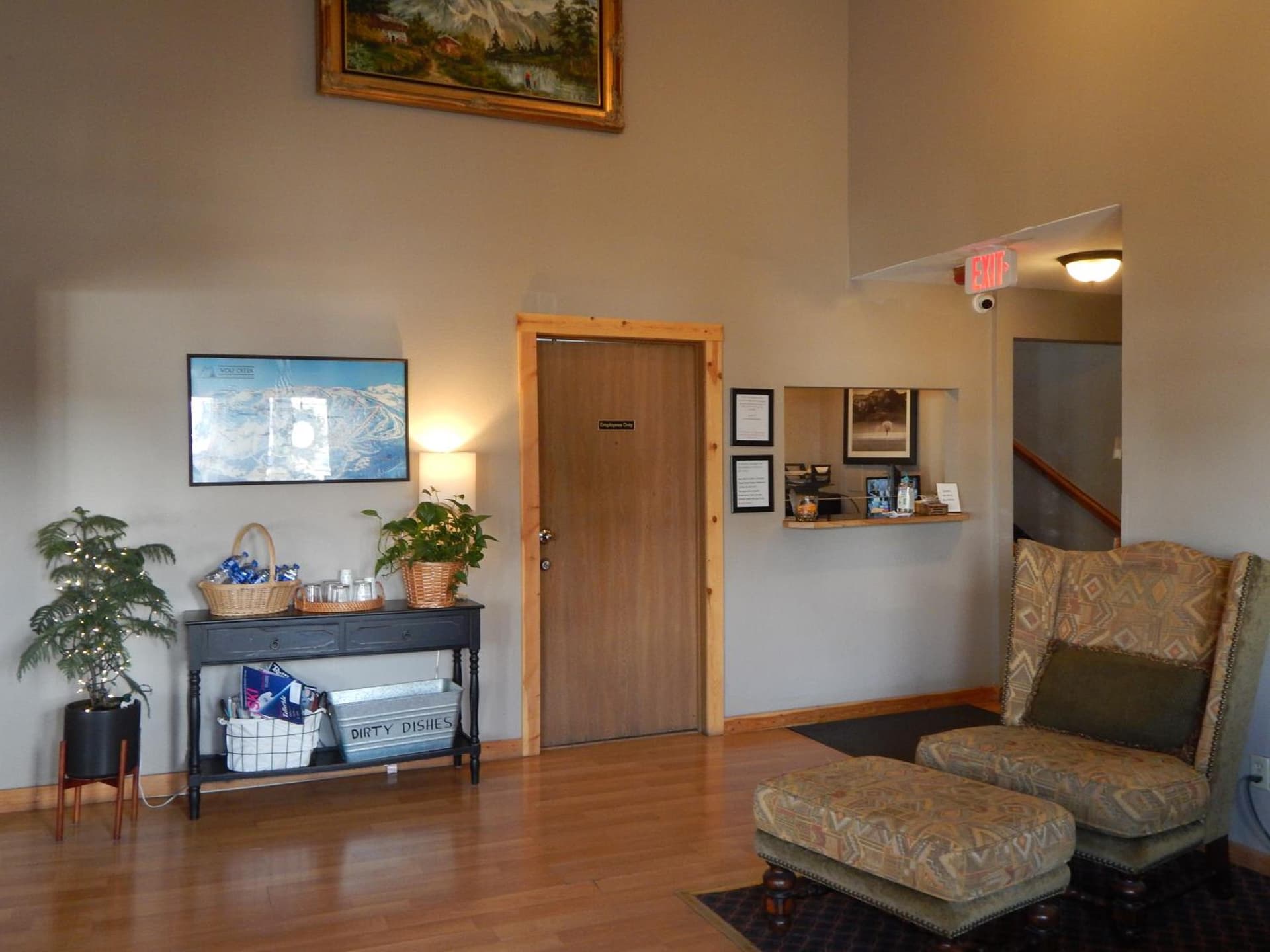 Alpine Inn interior in Pagosa Springs, CO — gallery photo 2