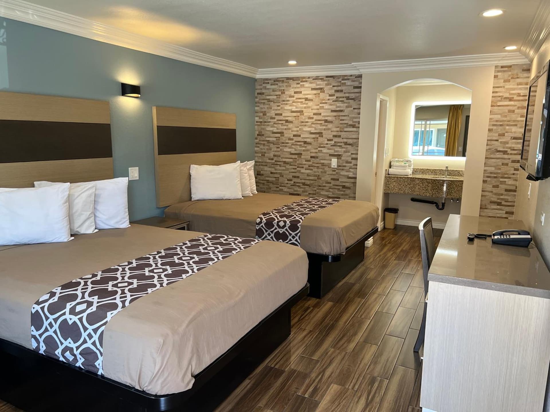 Walnut Inn & Suites West Covina gallery photo in West Covina, CA — image 10