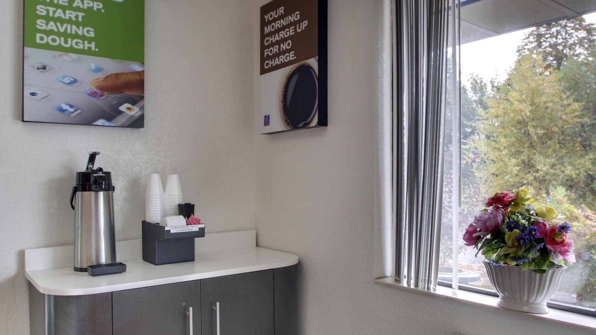 Motel 6-Des Moines, IA - North interior in Des Moines, IA — gallery photo 2