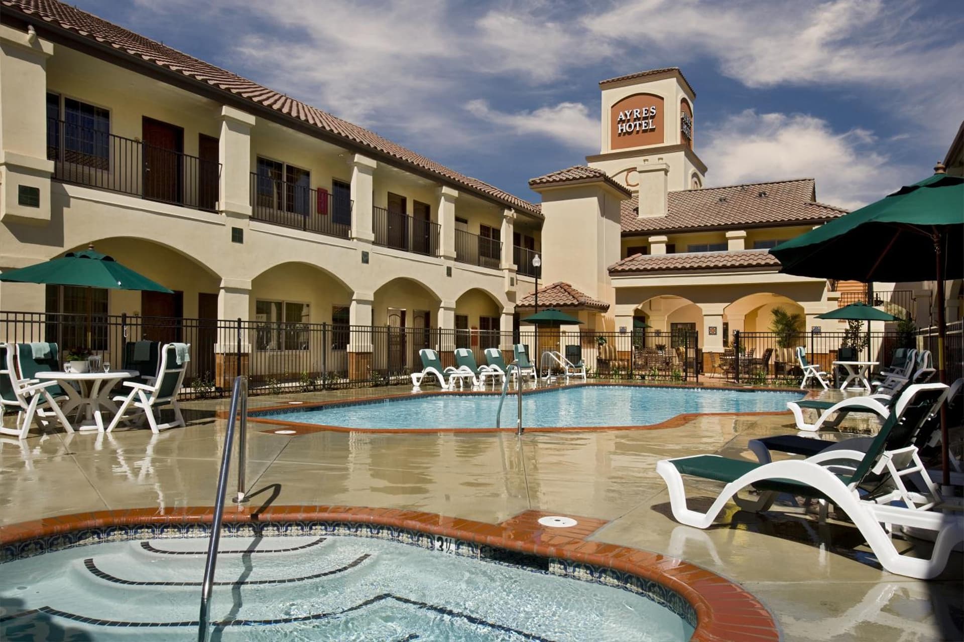 Ayres Hotel Redlands - Loma Linda interior in Redlands, CA — gallery photo 2