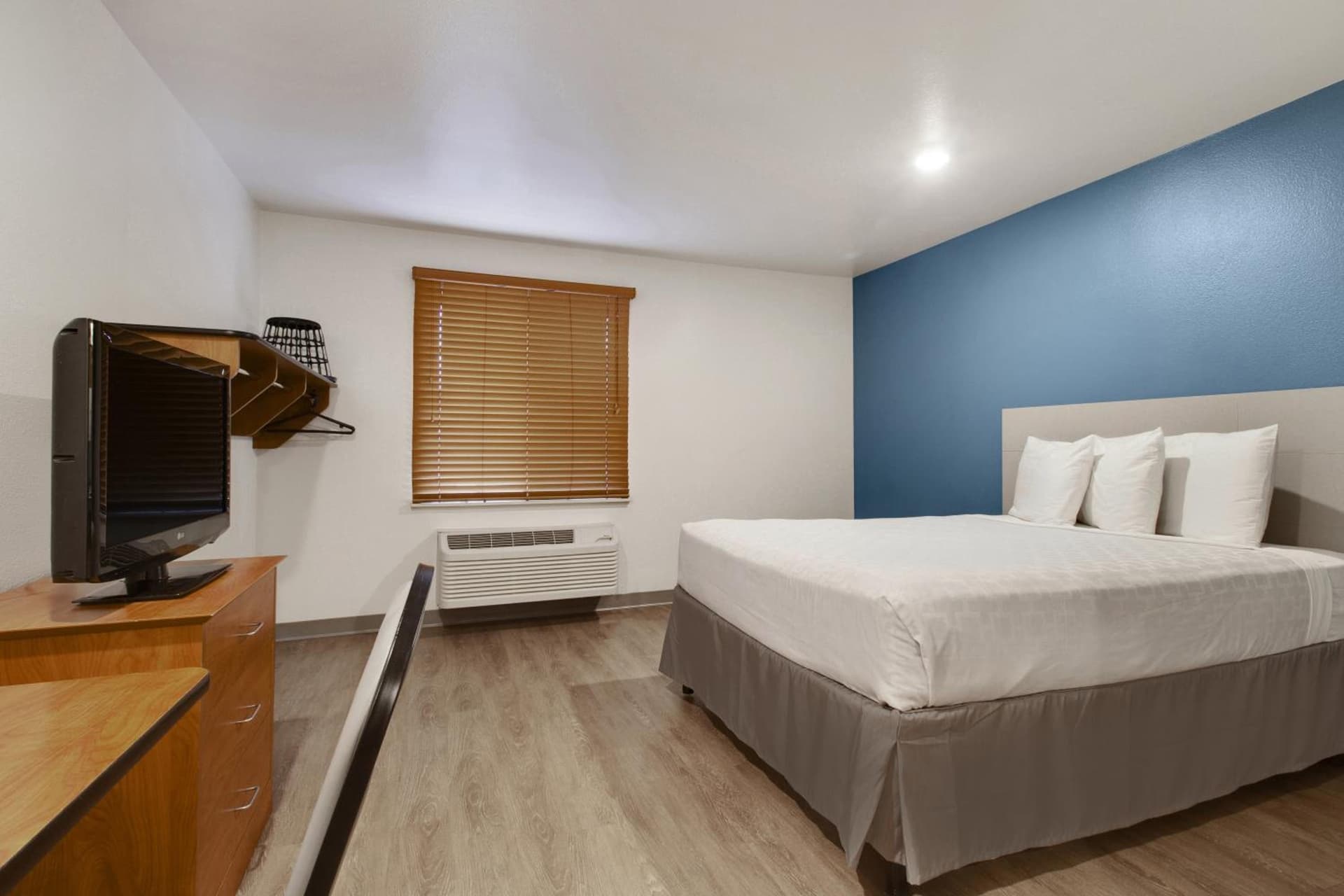 WoodSpring Suites Texas City gallery photo in Texas City, TX — image 6