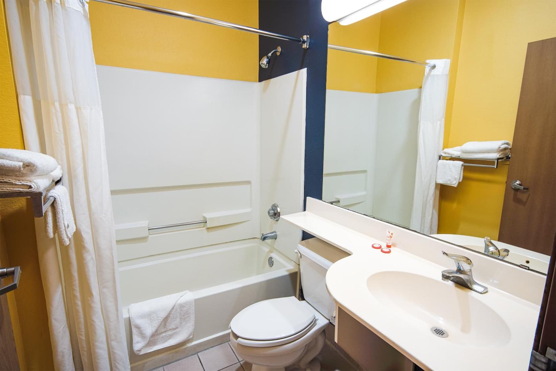 Econo Lodge Inn & Suites Mesquite - Dallas East gallery photo in Mesquite, TX — image 50