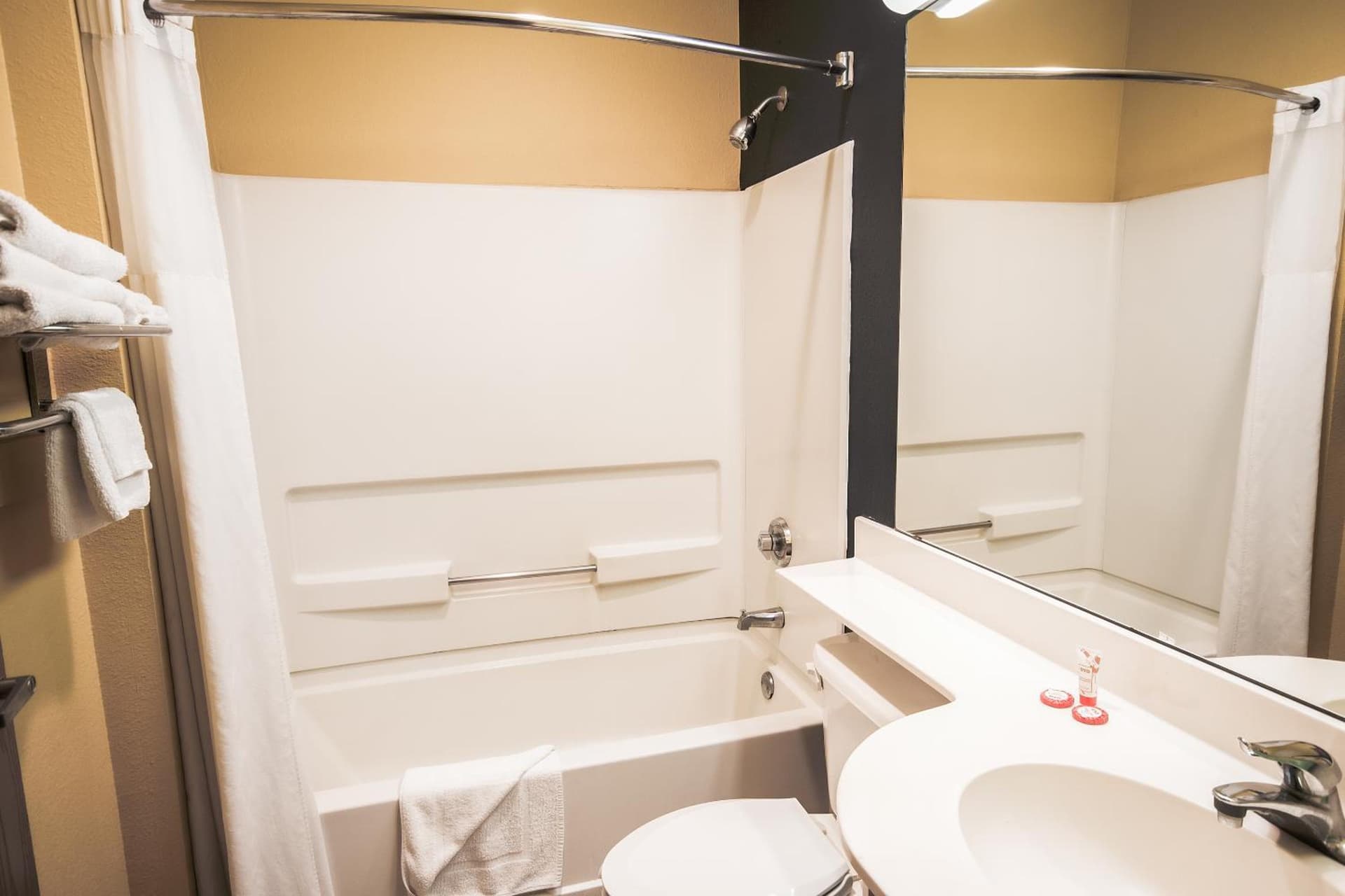 Econo Lodge Inn & Suites Mesquite - Dallas East gallery photo in Mesquite, TX — image 48