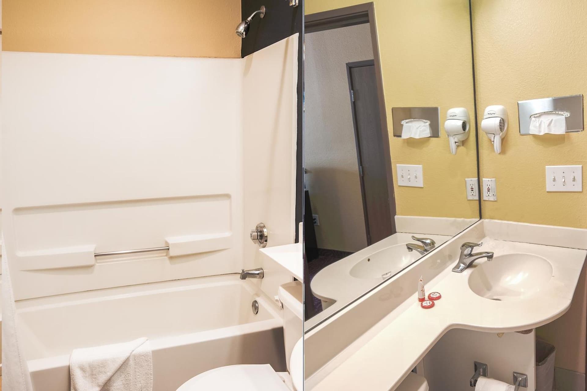 Econo Lodge Inn & Suites Mesquite - Dallas East gallery photo in Mesquite, TX — image 6