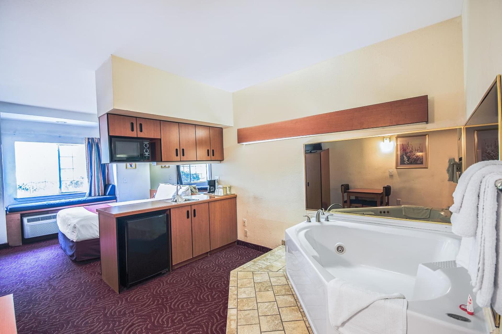 Econo Lodge Inn & Suites Mesquite - Dallas East gallery photo in Mesquite, TX — image 49