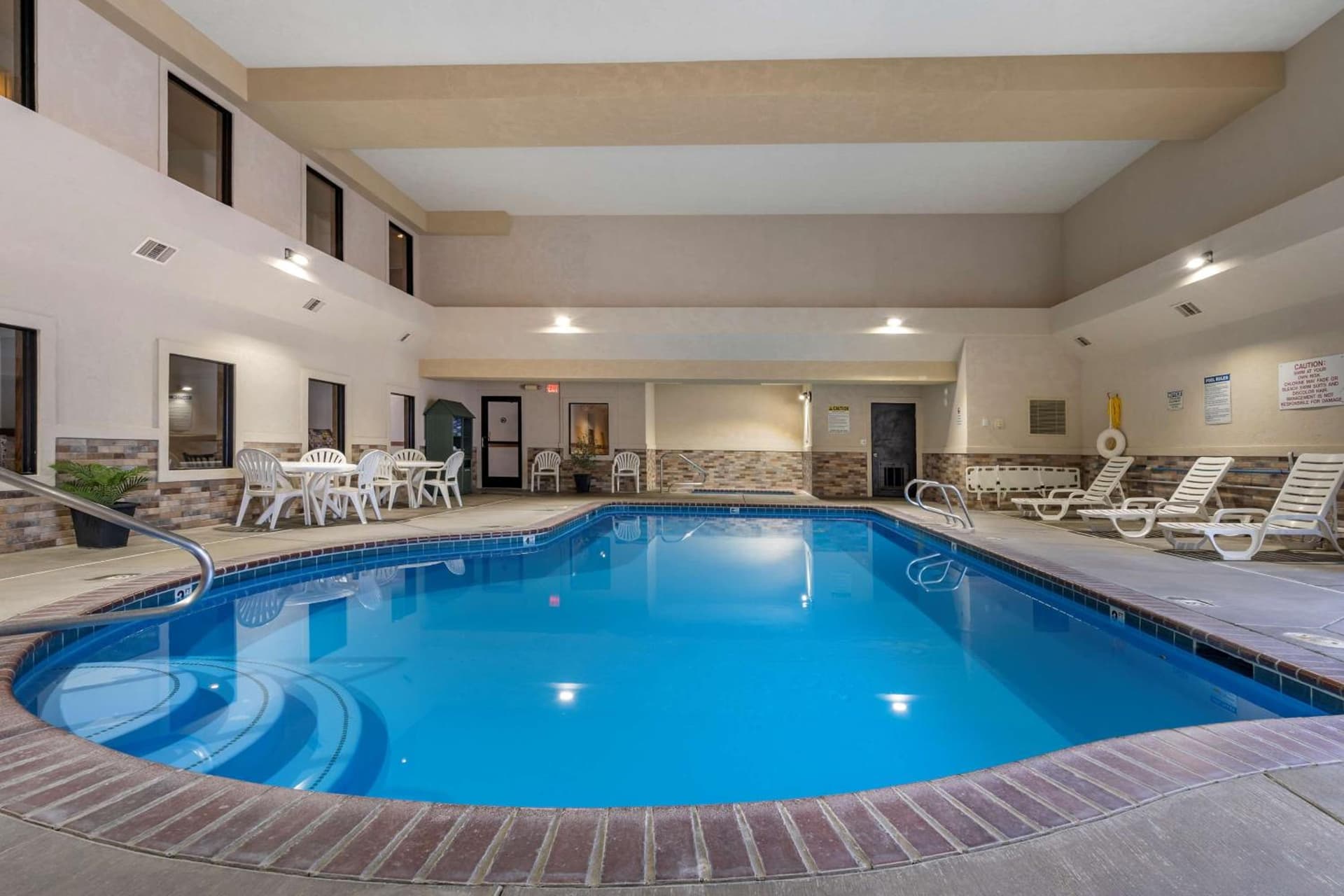 Best Western Desert Inn property views in West Yellowstone, MT — gallery photo 3