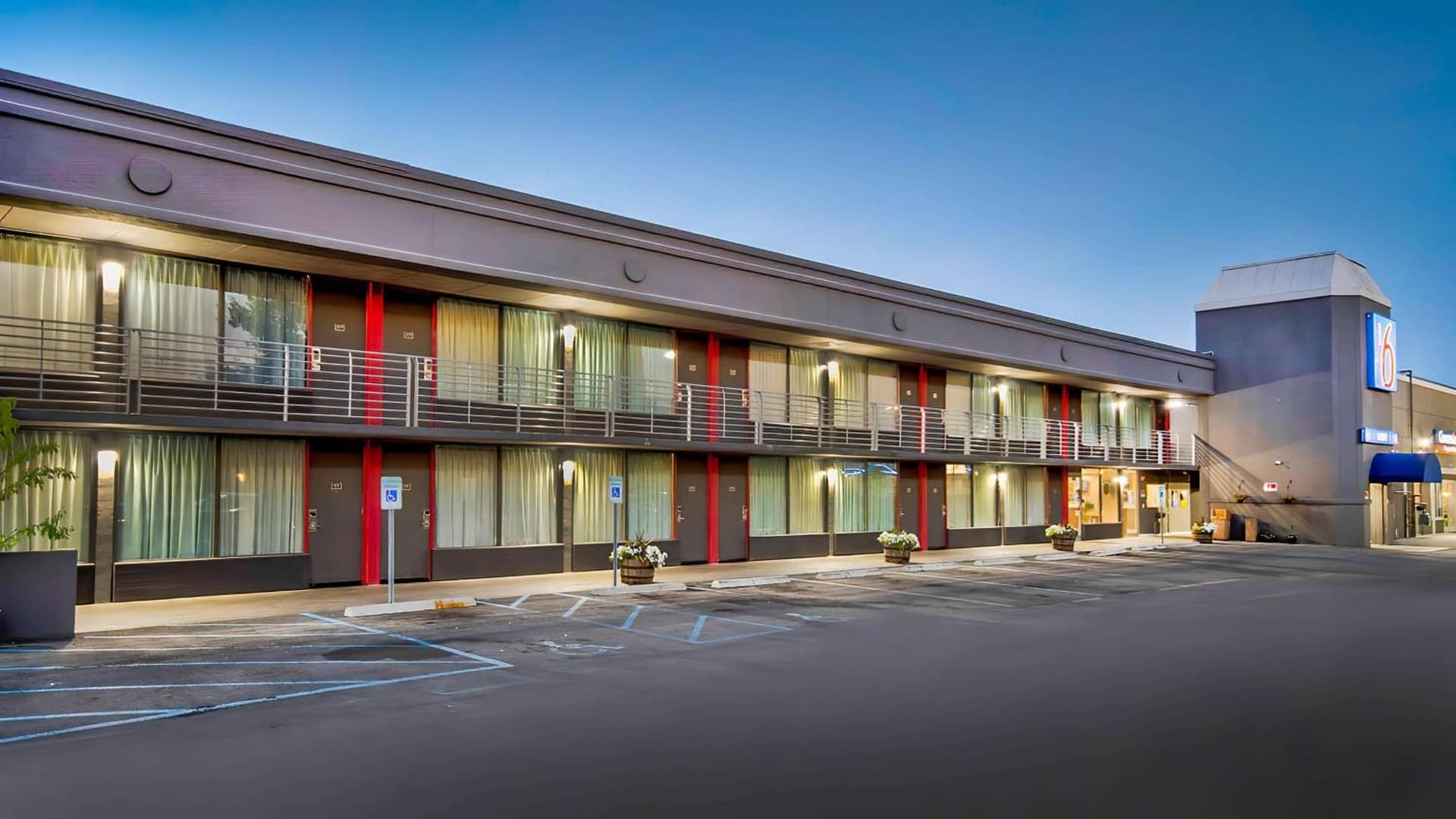 Motel 6 Louisville, Ky- Airport/ Fair Expo exterior or lobby in Louisville, KY — main listing photo