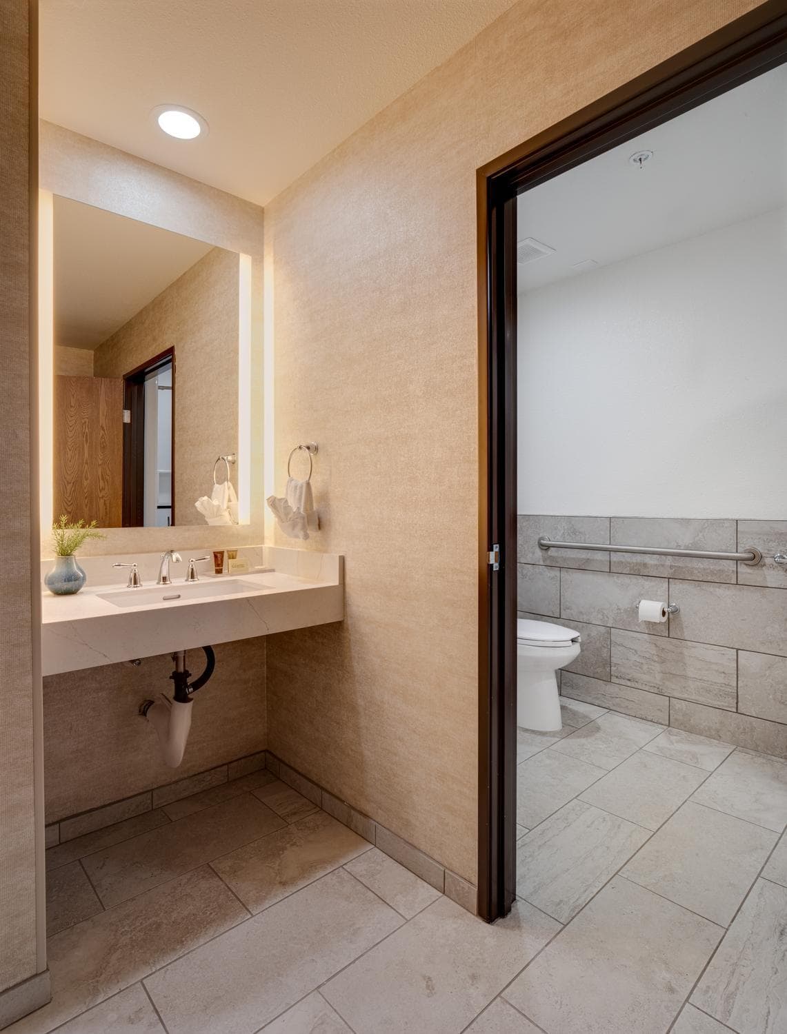 Ayres Suites Diamond Bar gallery photo in Diamond Bar, CA — image 6