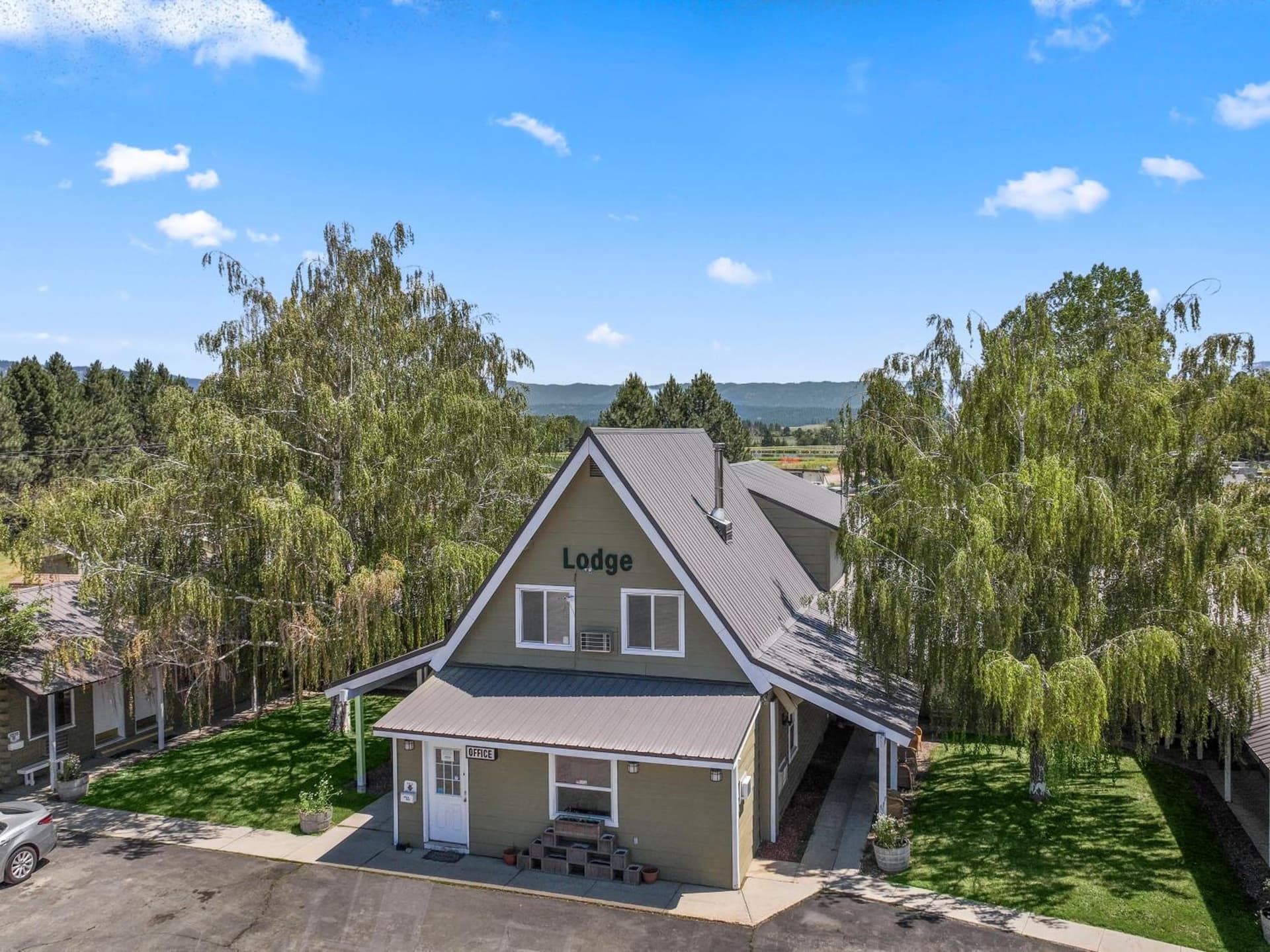 Birch Glen Lodge featured exterior or lobby in Cascade, ID — similar hotel