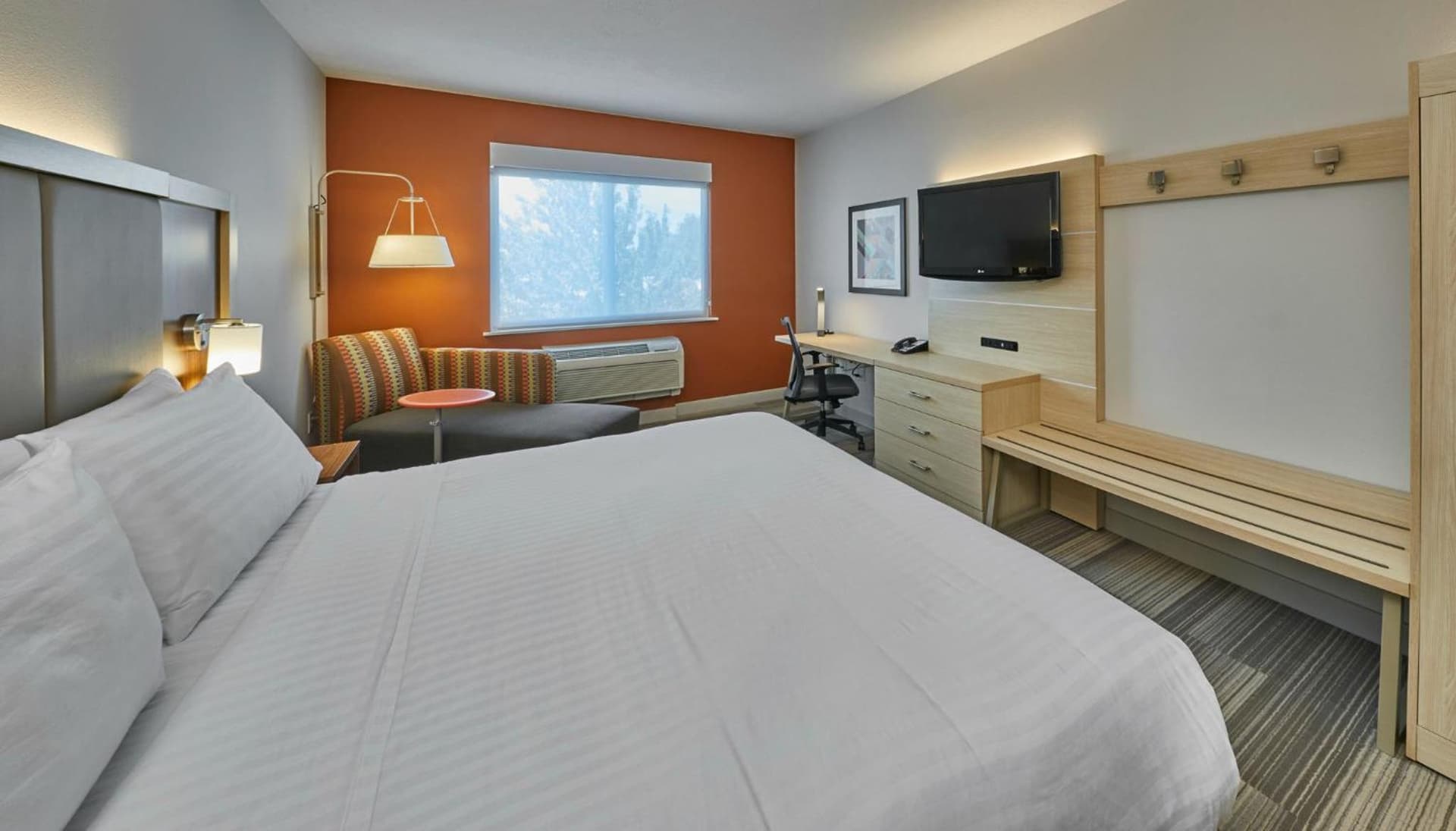 Holiday Inn Express Hotel & Suites Medford-Central Point by IHG gallery photo in Central Point, OR — image 17