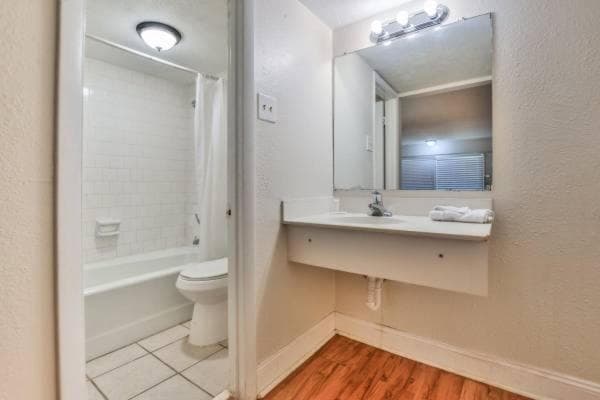 Economy Hotel Roswell interior in Roswell, GA — gallery photo 2