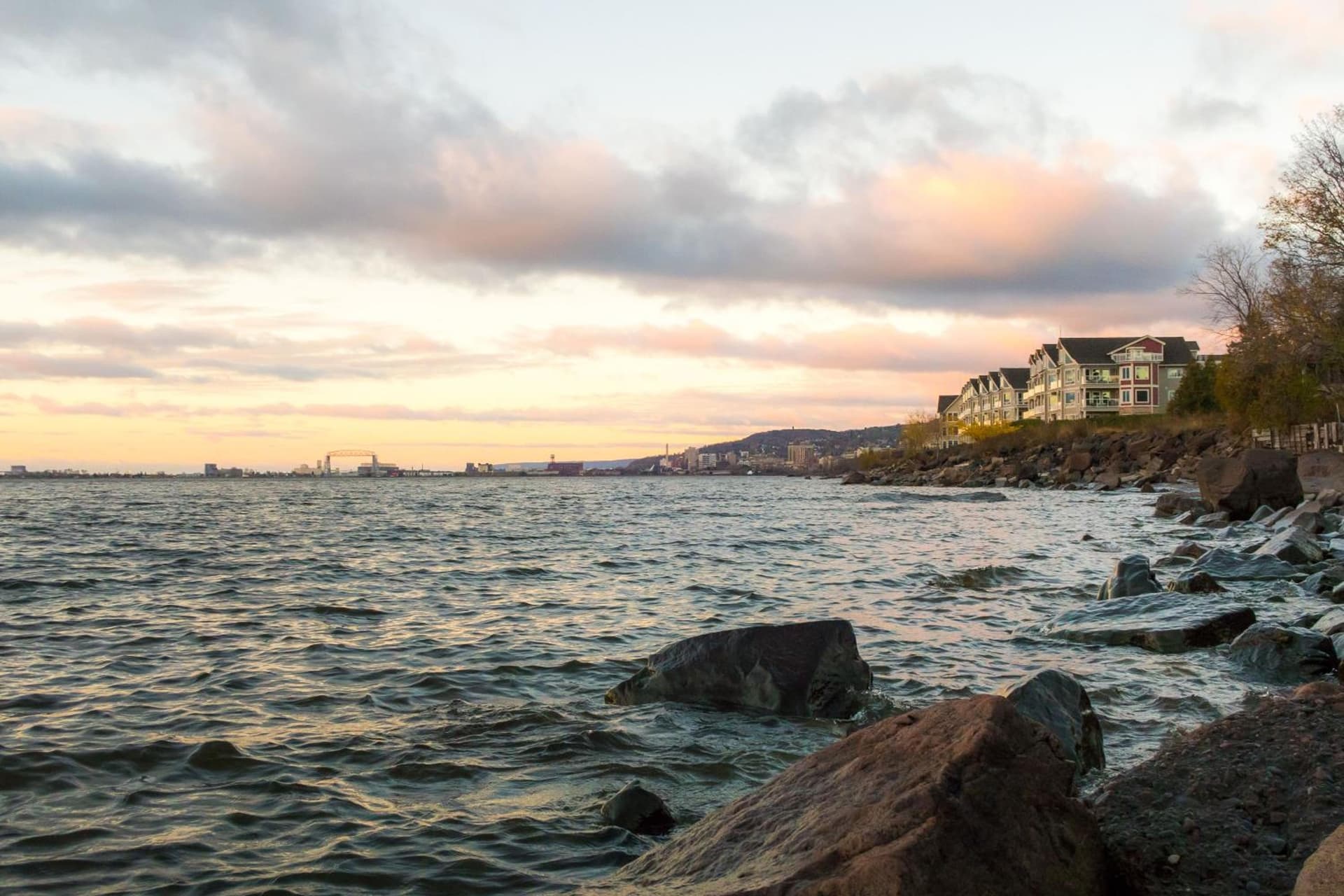 Beacon Pointe on Lake Superior gallery photo in Duluth, MN — image 9