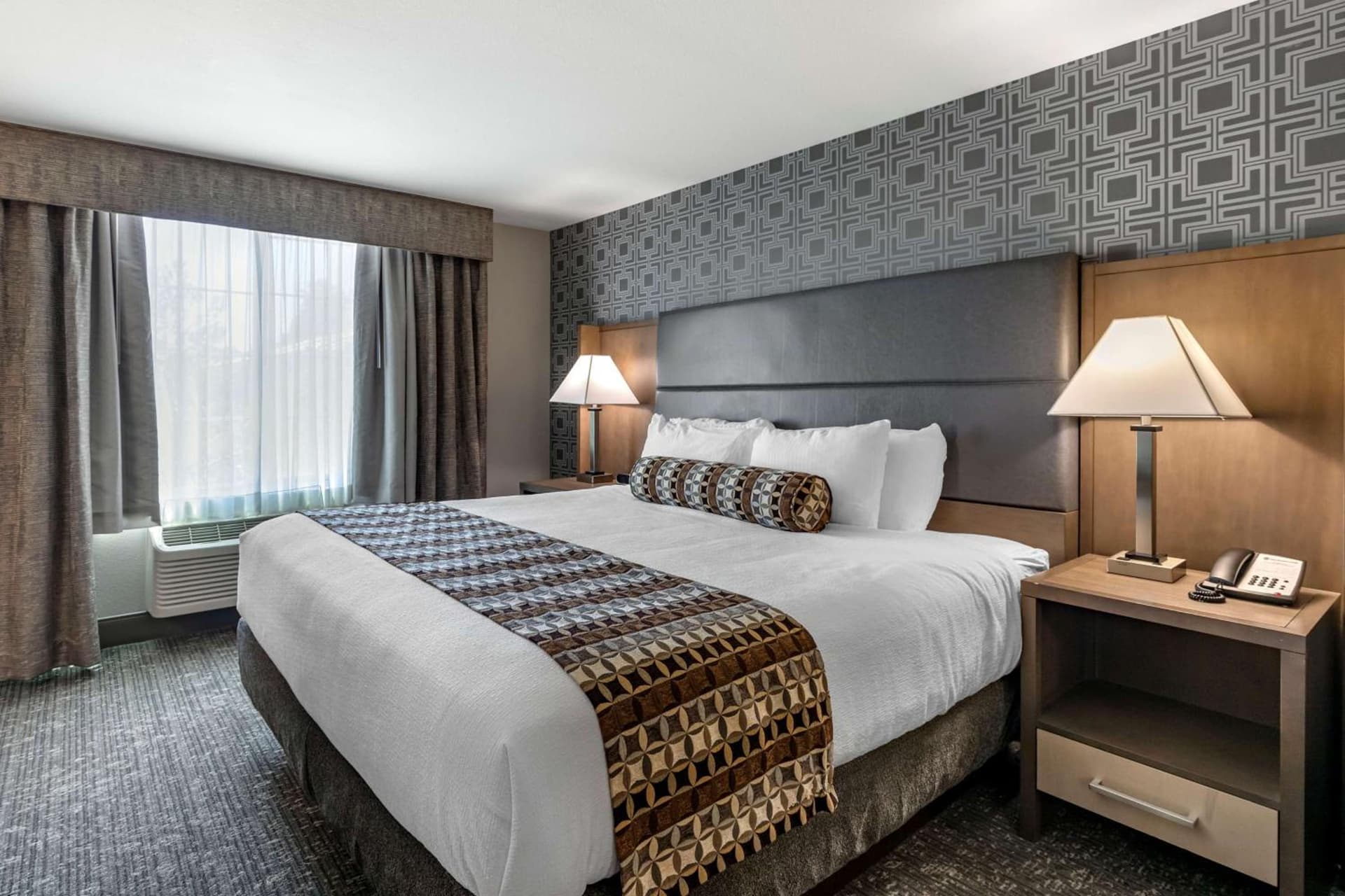 Best Western Plus Las Vegas West interior in Las Vegas, NV — gallery photo 2
