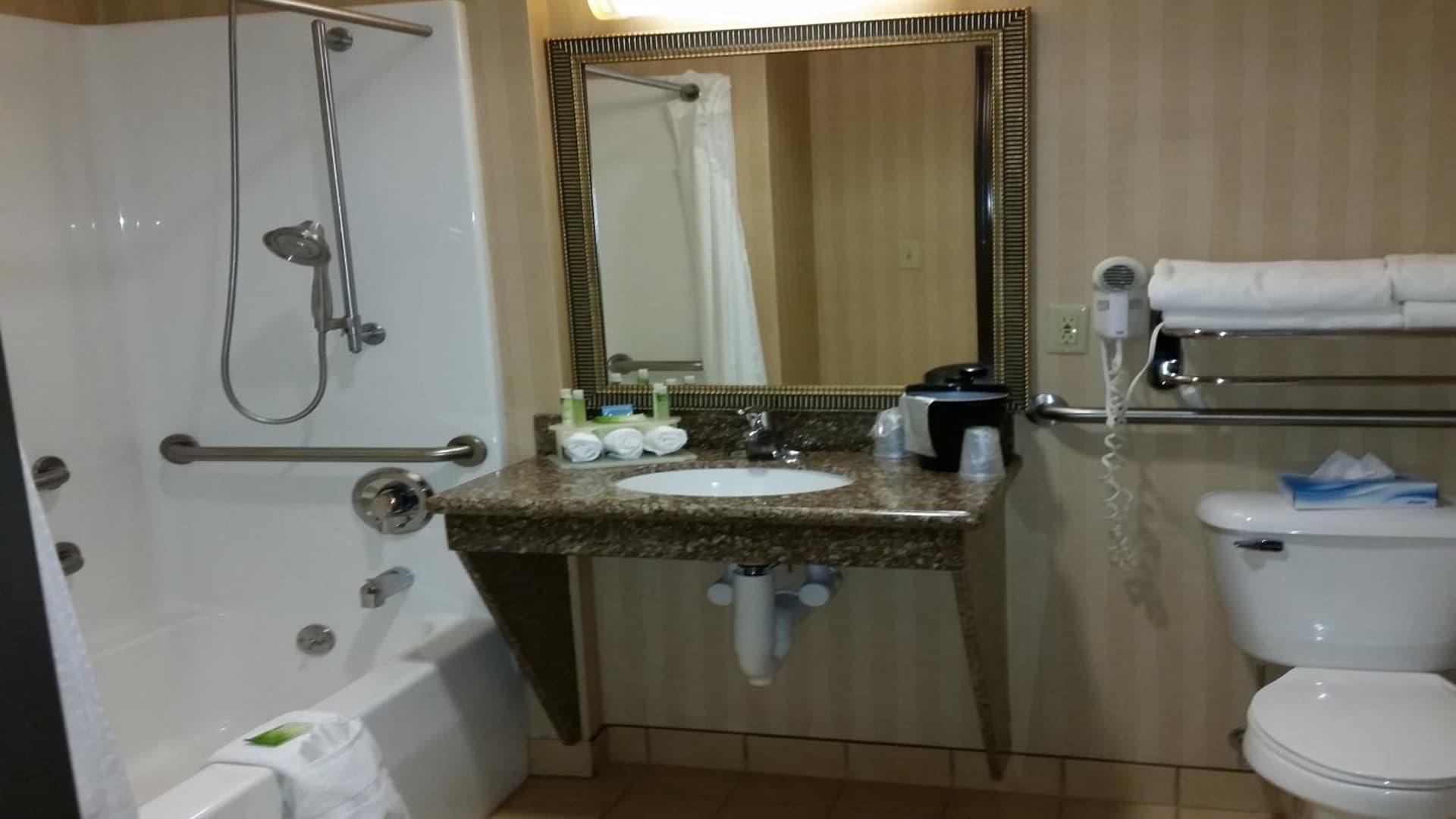 Holiday Inn Express & Suites New Buffalo, MI by IHG gallery photo in New Buffalo, MI — image 15