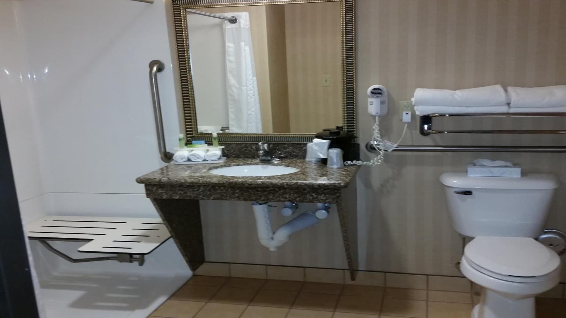 Holiday Inn Express & Suites New Buffalo, MI by IHG gallery photo in New Buffalo, MI — image 10