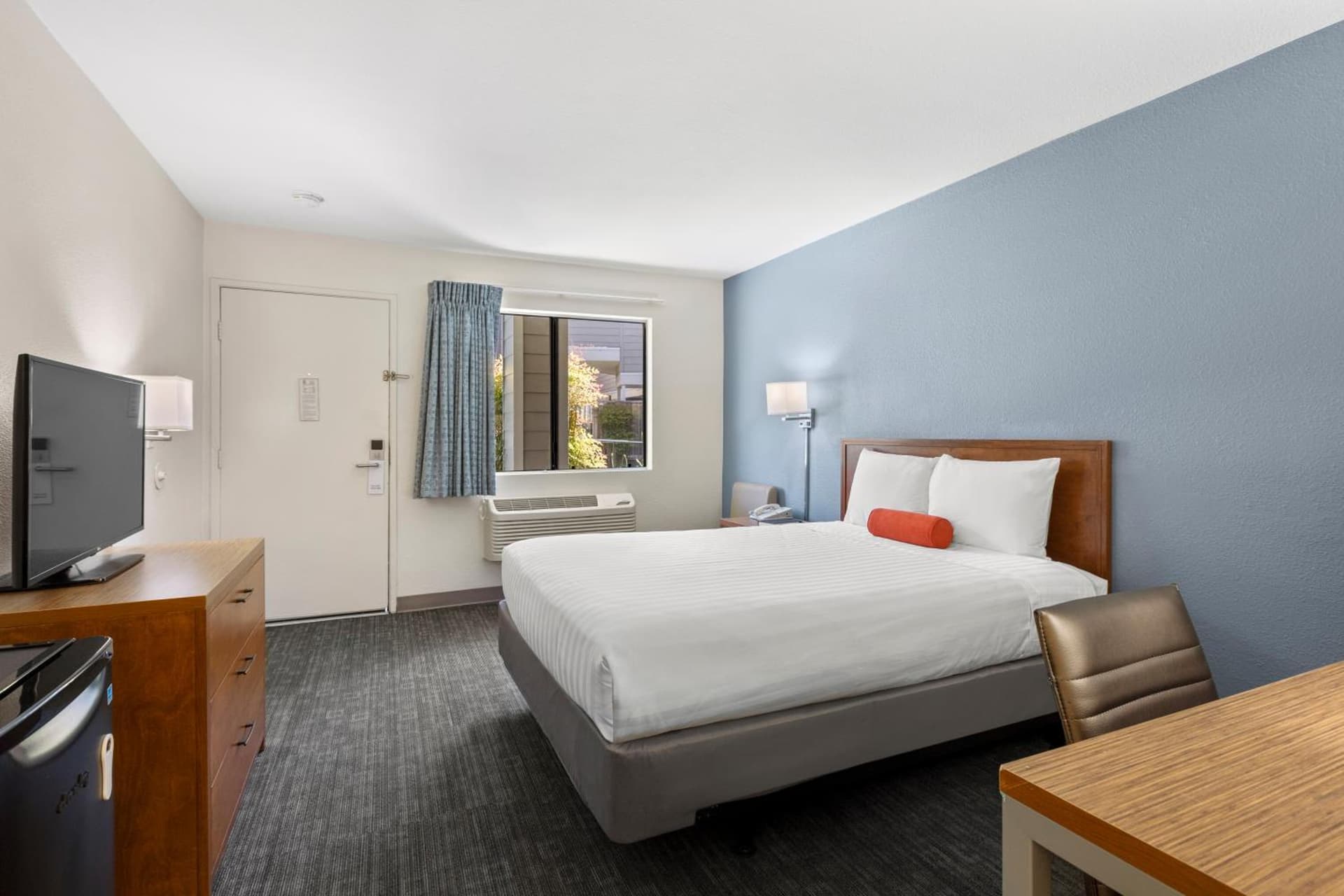 Good Nite Inn Calabasas property views in Calabasas, CA — gallery photo 3