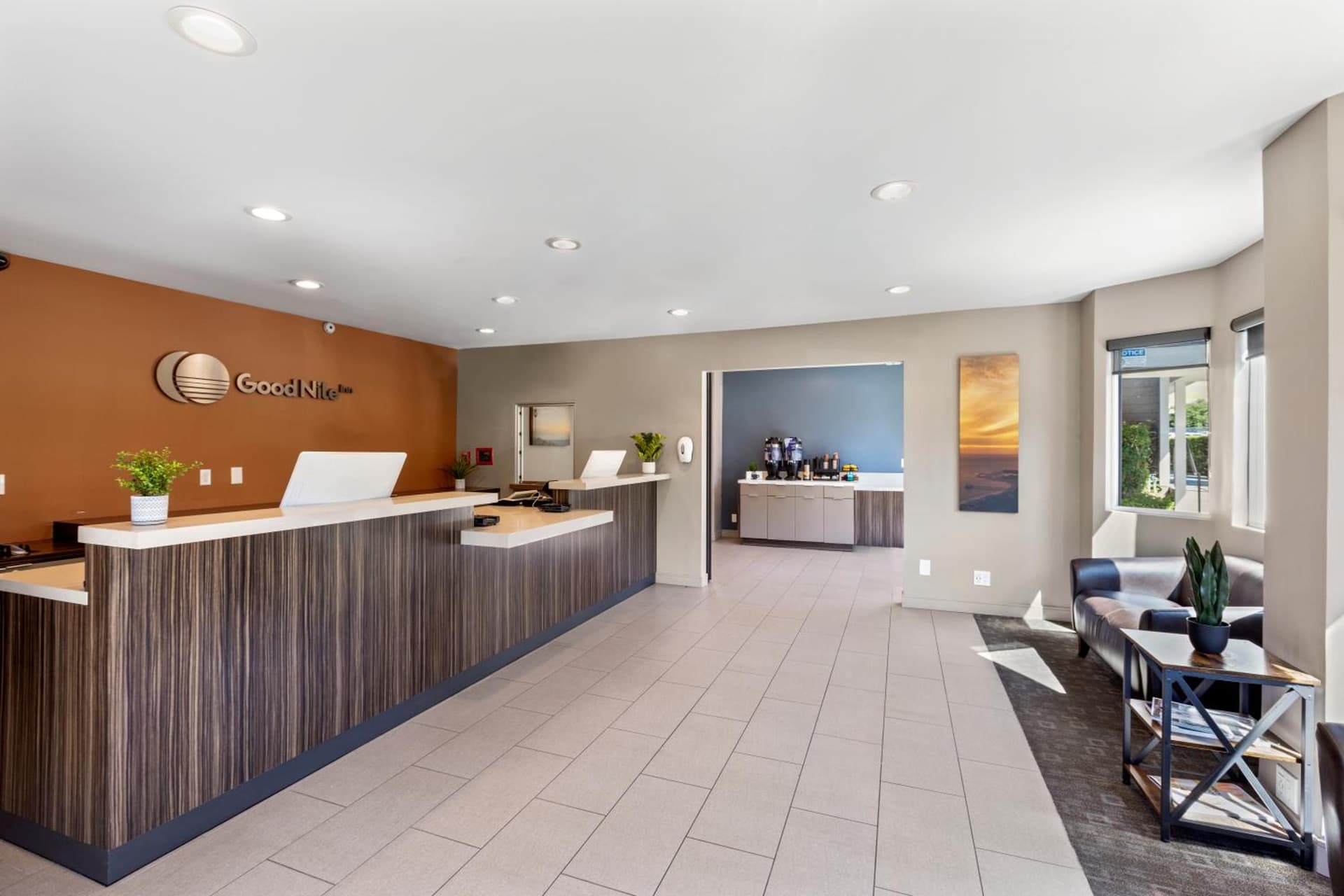 Good Nite Inn Calabasas interior in Calabasas, CA — gallery photo 2