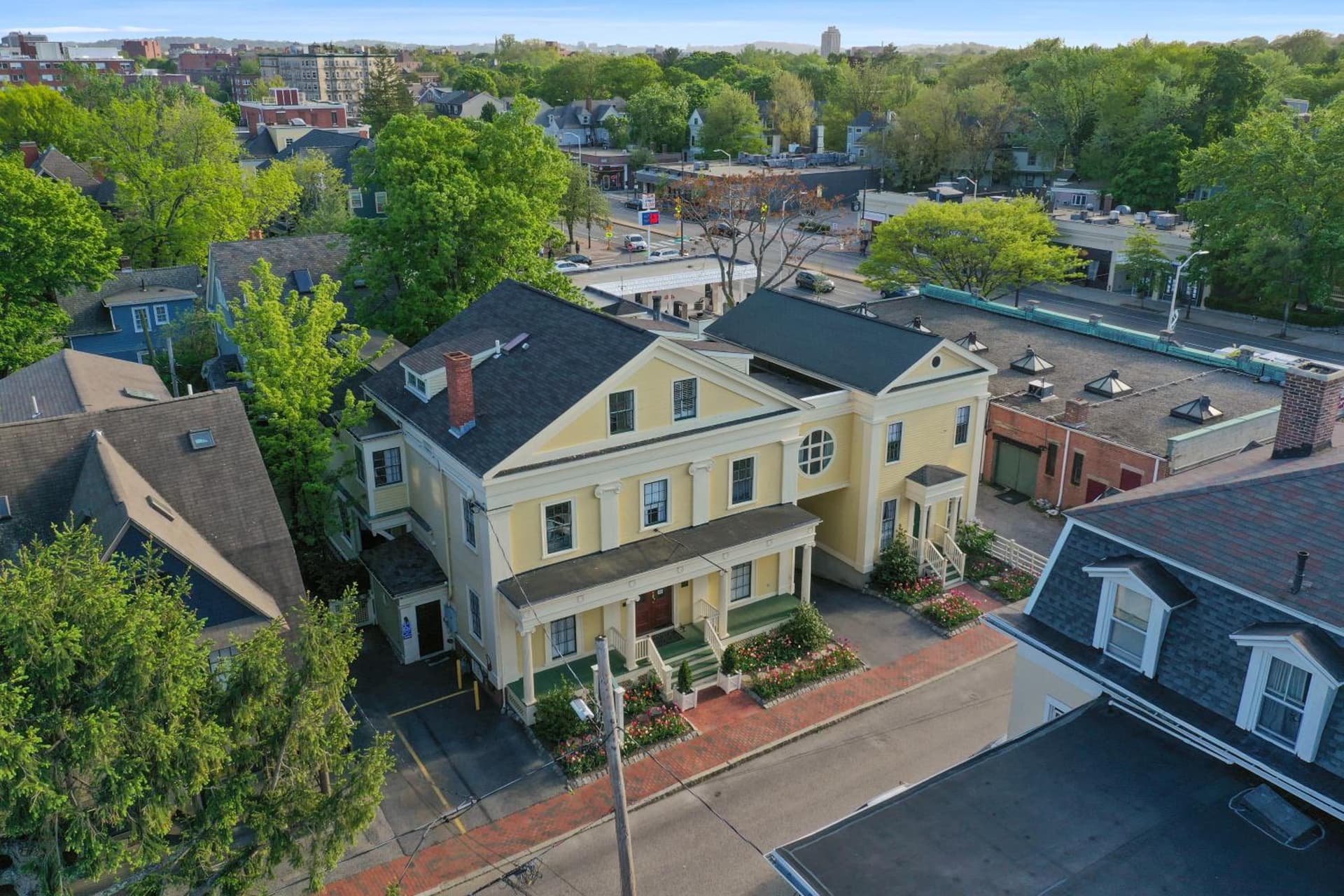Prentiss House by Thatch gallery photo in Cambridge, MA — image 6
