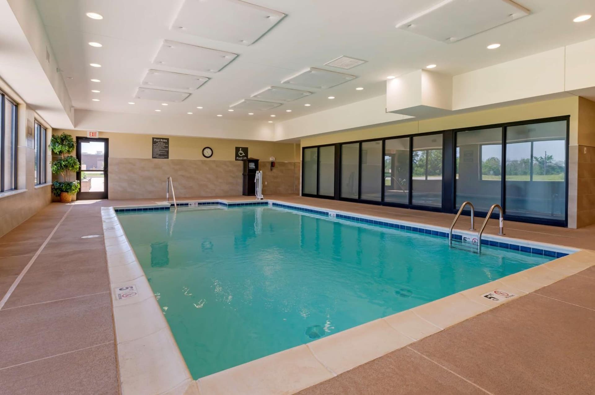 Best Western Plus Centralia Hotel & Suites interior in Centralia, IL — gallery photo 2