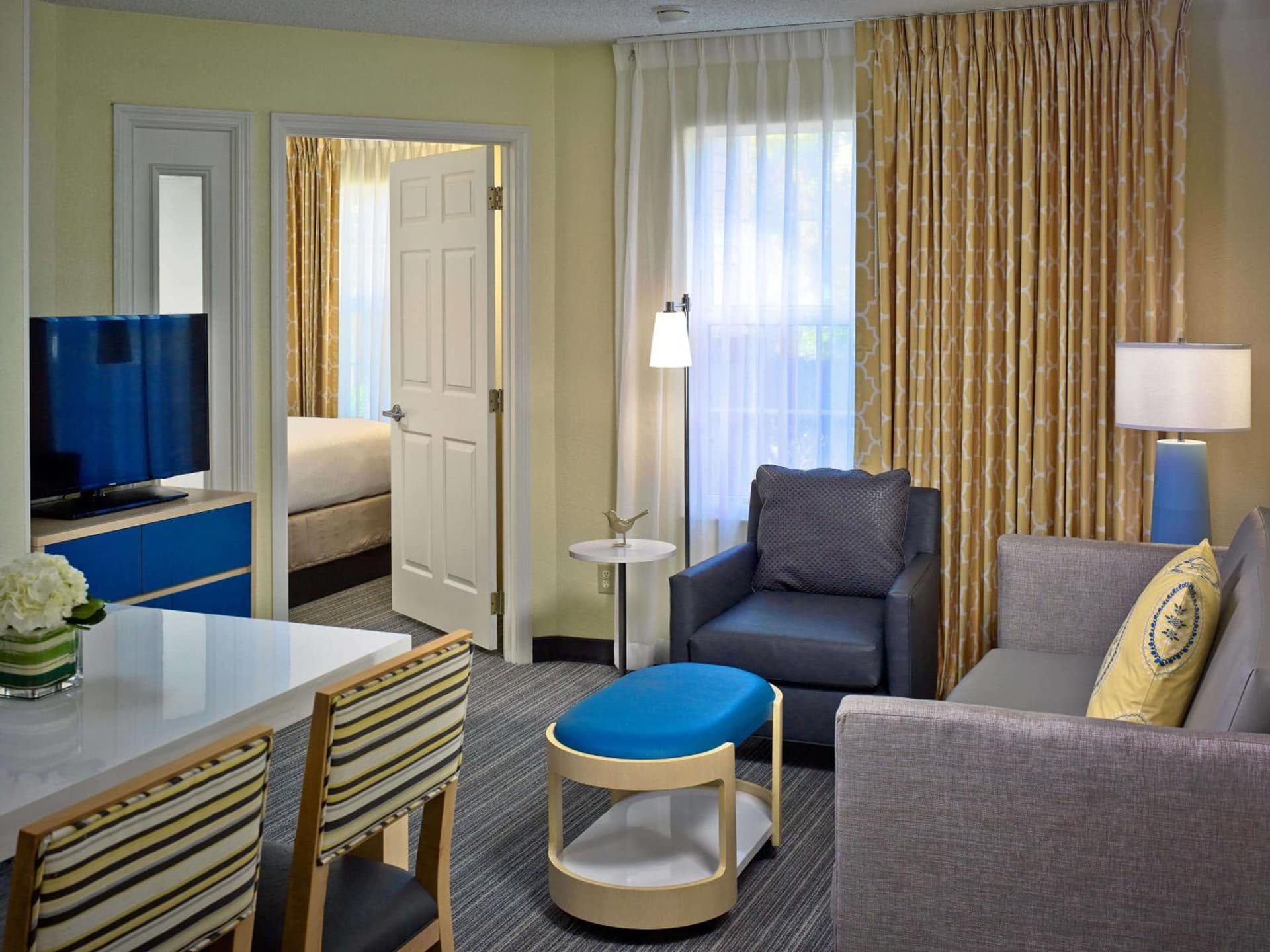 Sonesta ES Suites Cincinnati - Sharonville East gallery photo in Sharonville, OH — image 19